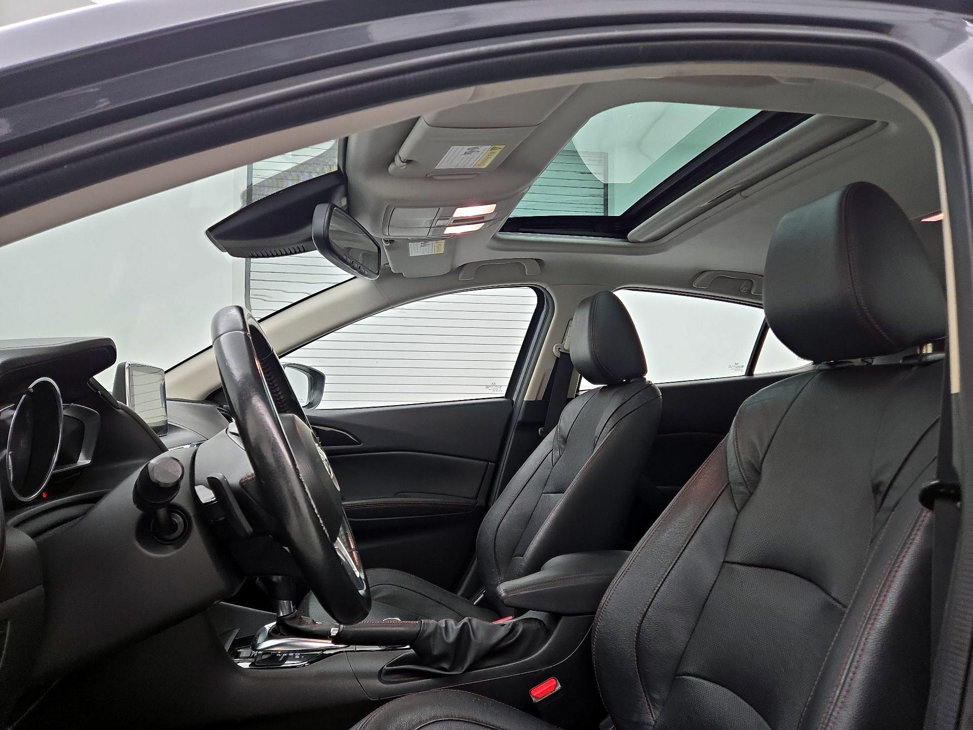 Thumbnail: 2015 Mazda Mazda3 - 18