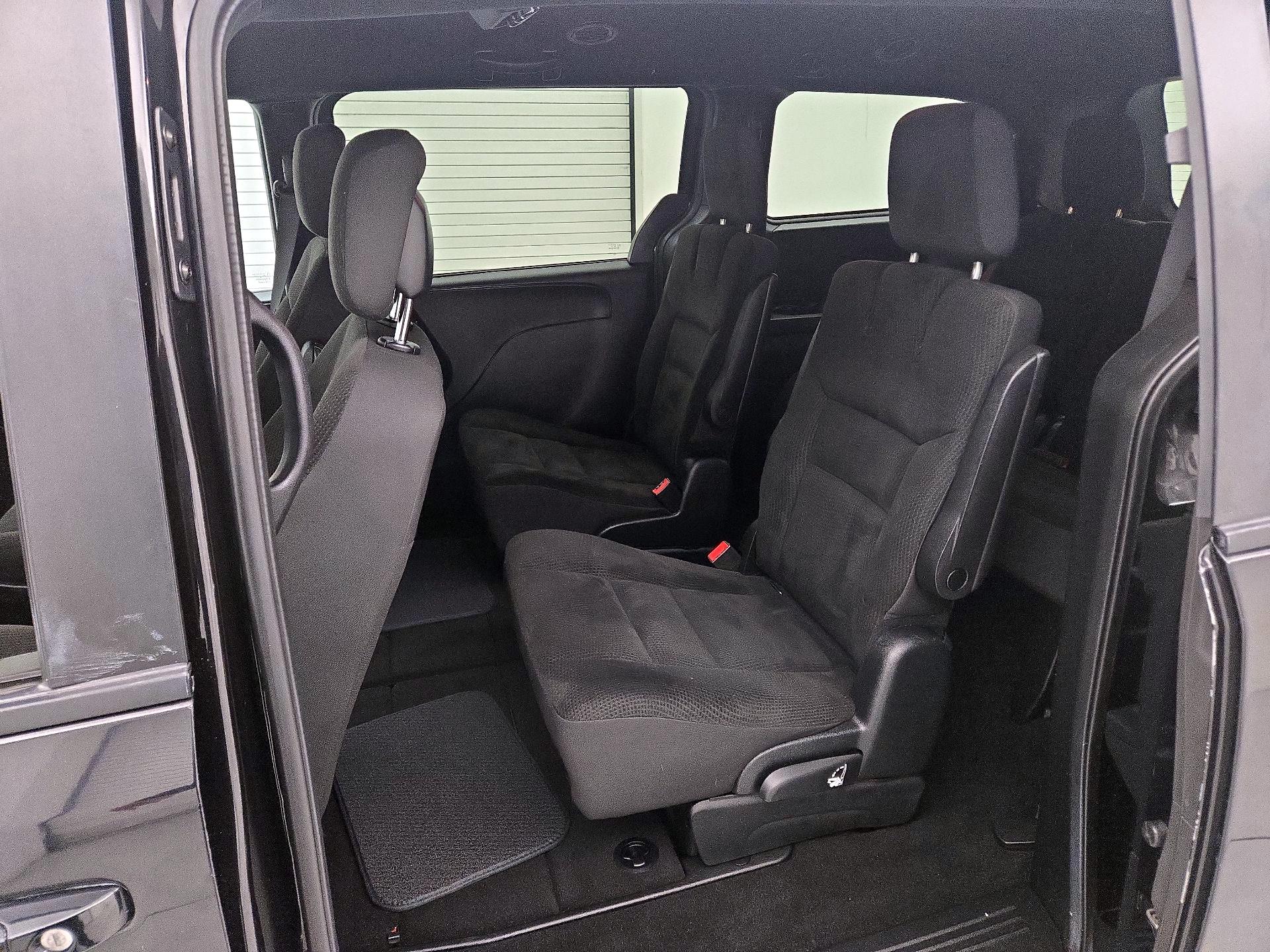 Thumbnail: 2018 Dodge Grand Caravan - 19