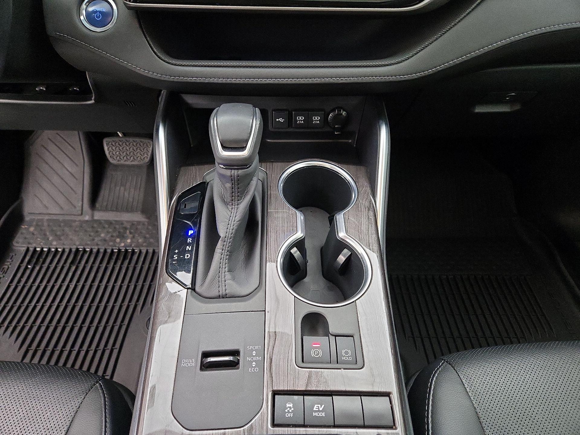 Thumbnail: 2020 Toyota Highlander - 18