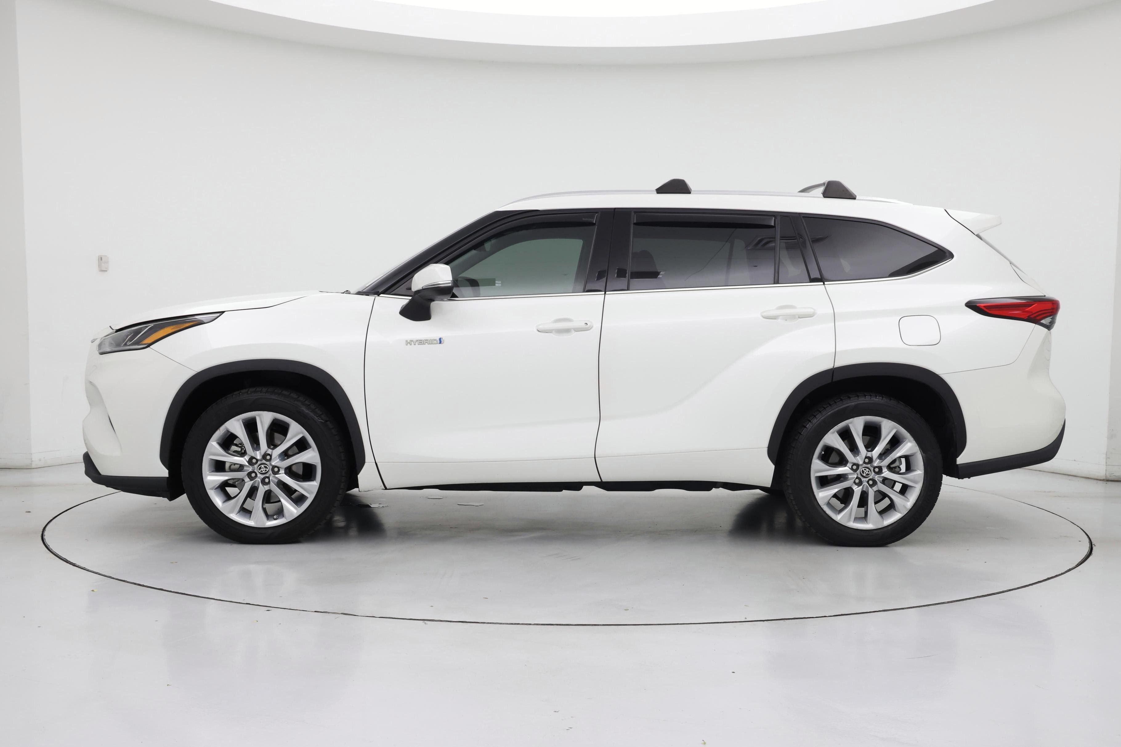 Thumbnail: 2020 Toyota Highlander - 3