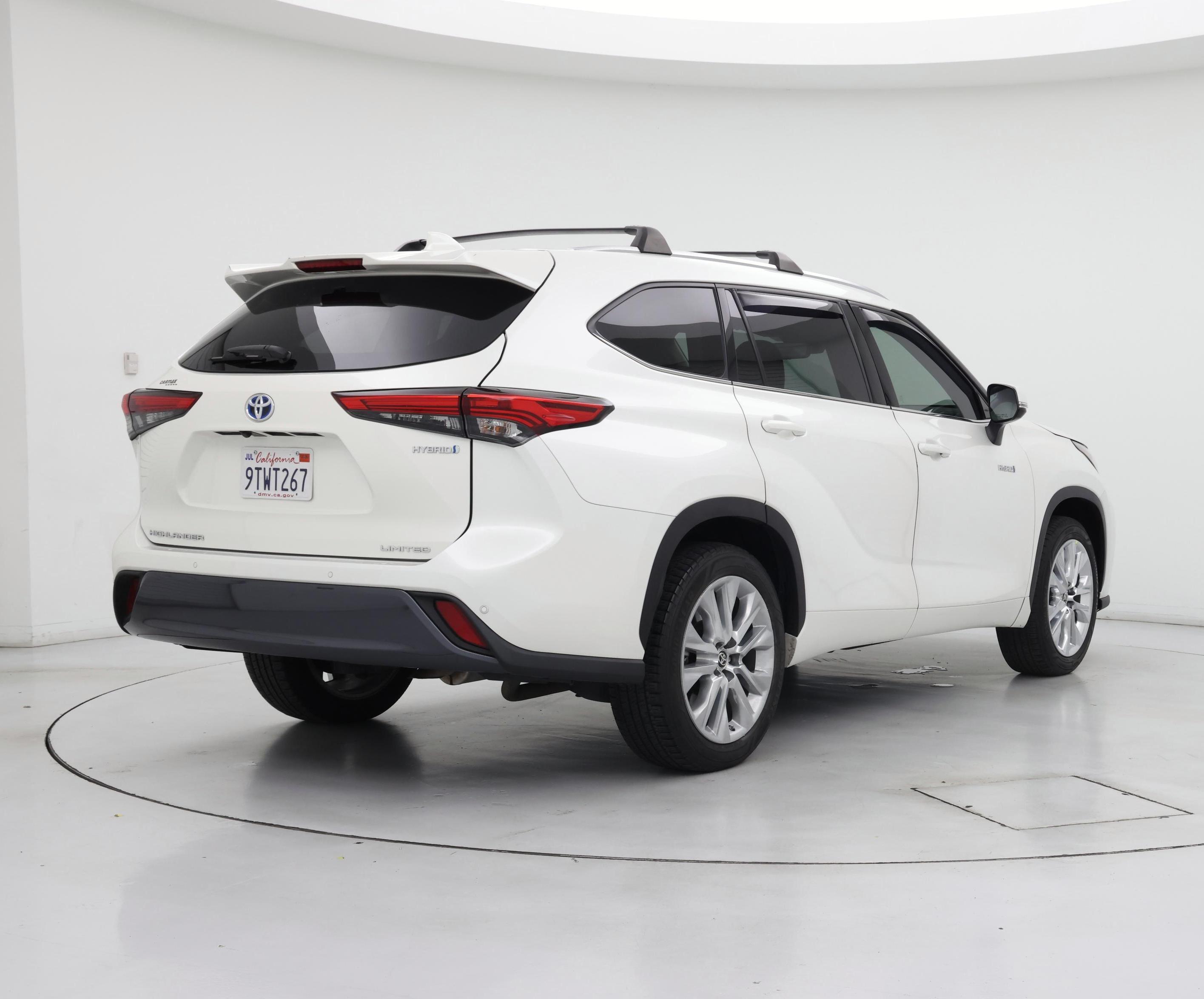 Thumbnail: 2020 Toyota Highlander - 8