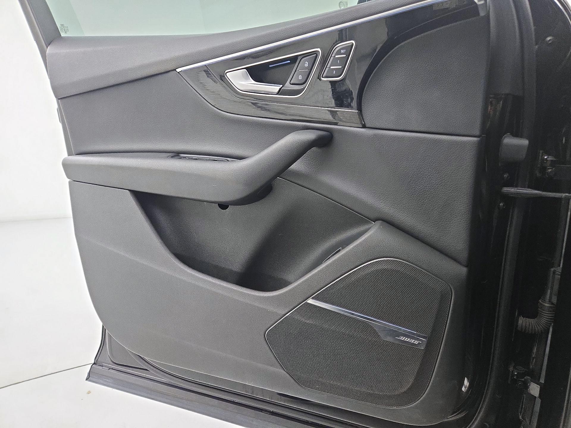 Thumbnail: 2019 Audi Q7 - 12