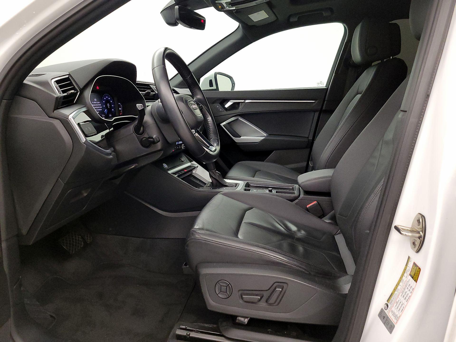 Thumbnail: 2020 Audi Q3 - 11