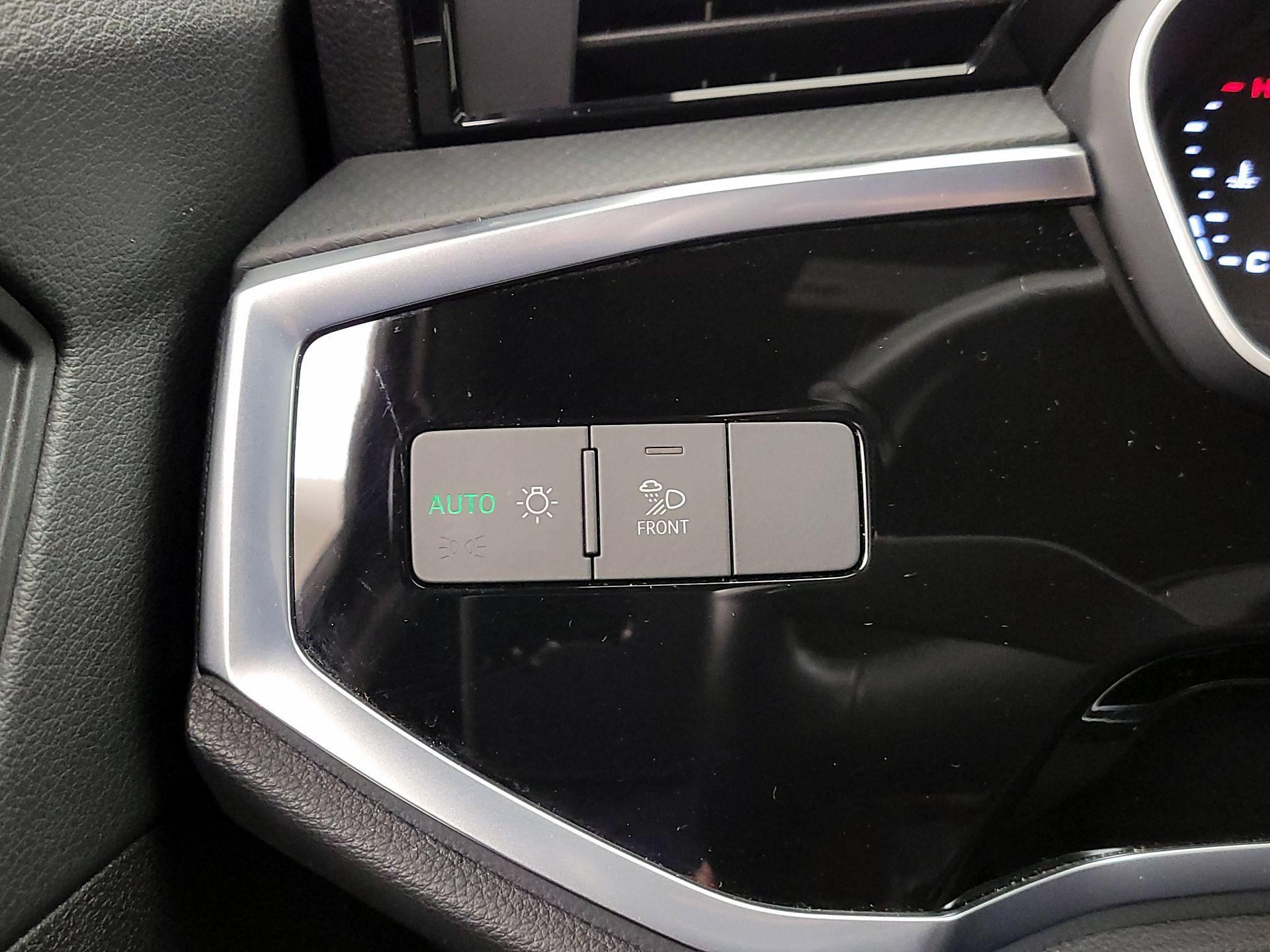 Thumbnail: 2020 Audi Q3 - 13