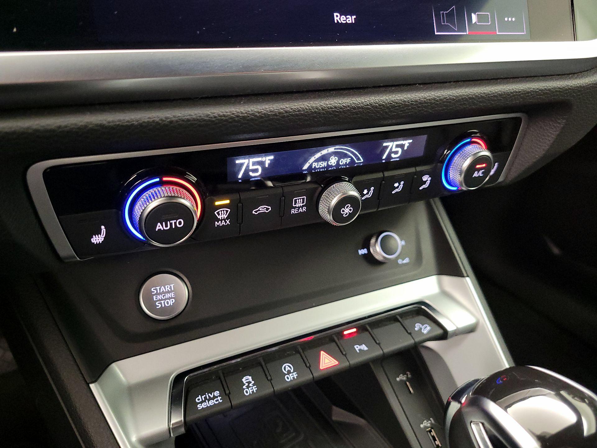 Thumbnail: 2020 Audi Q3 - 16