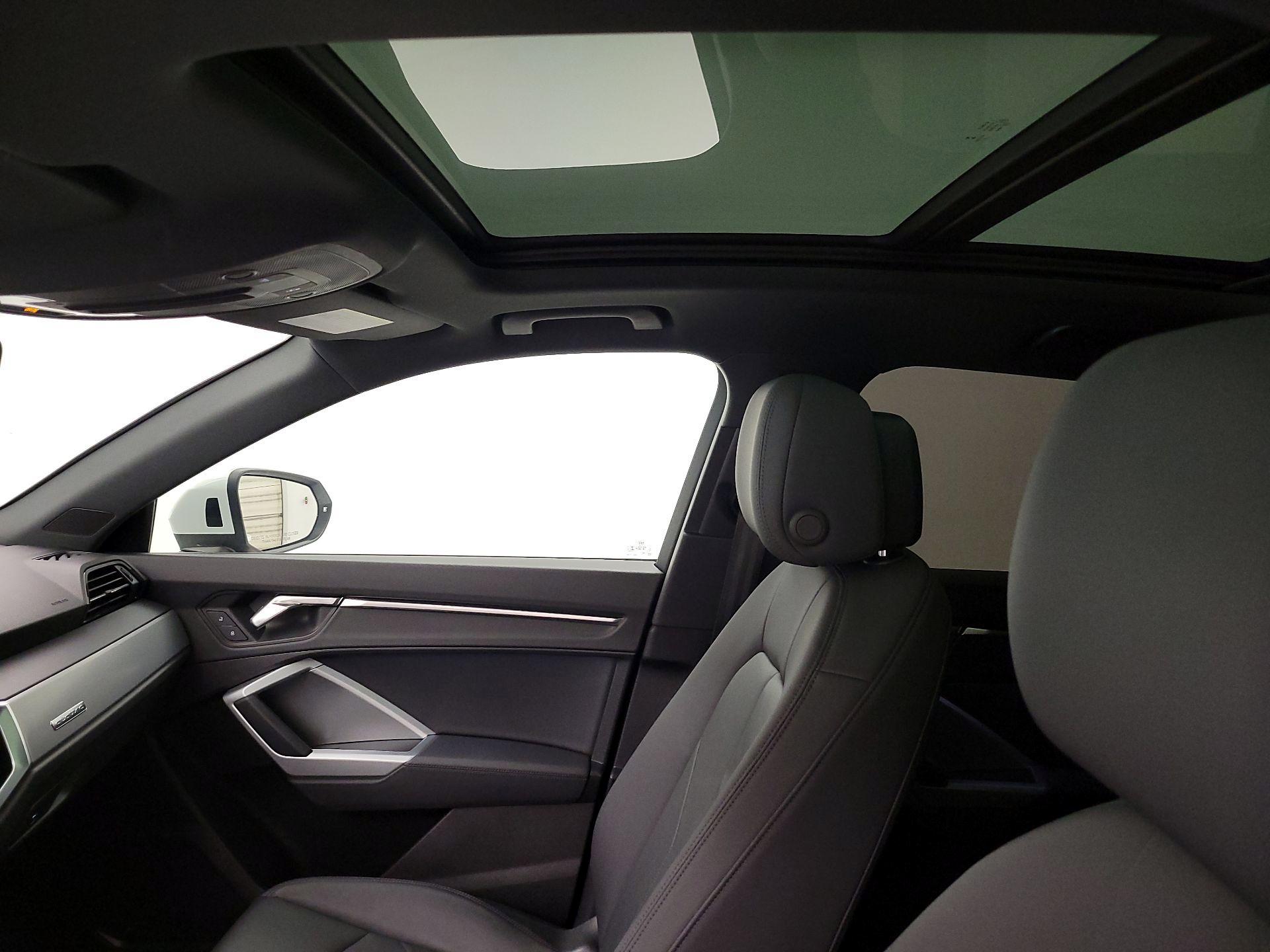 Thumbnail: 2020 Audi Q3 - 19