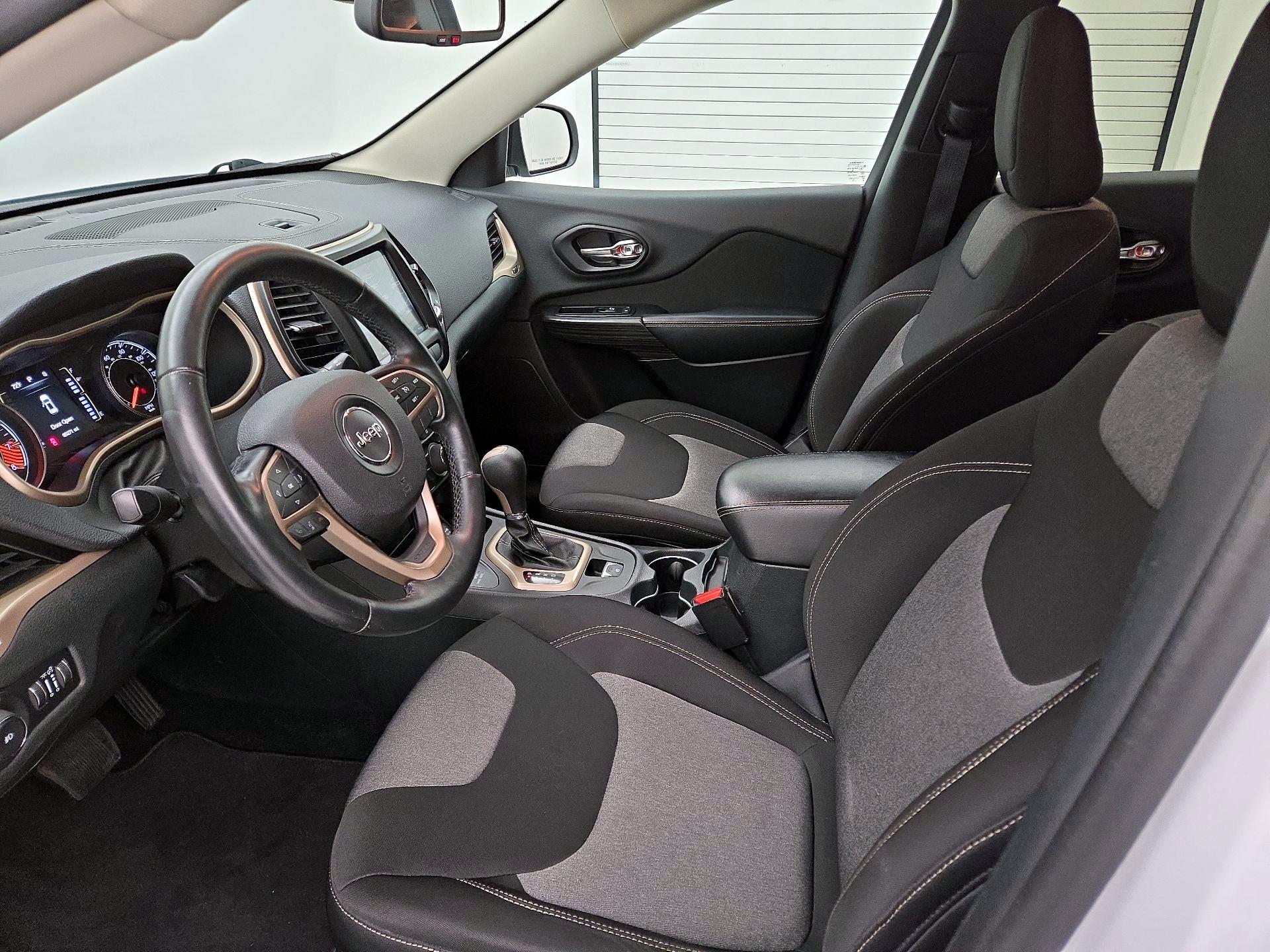 Thumbnail: 2014 Jeep Cherokee - 11