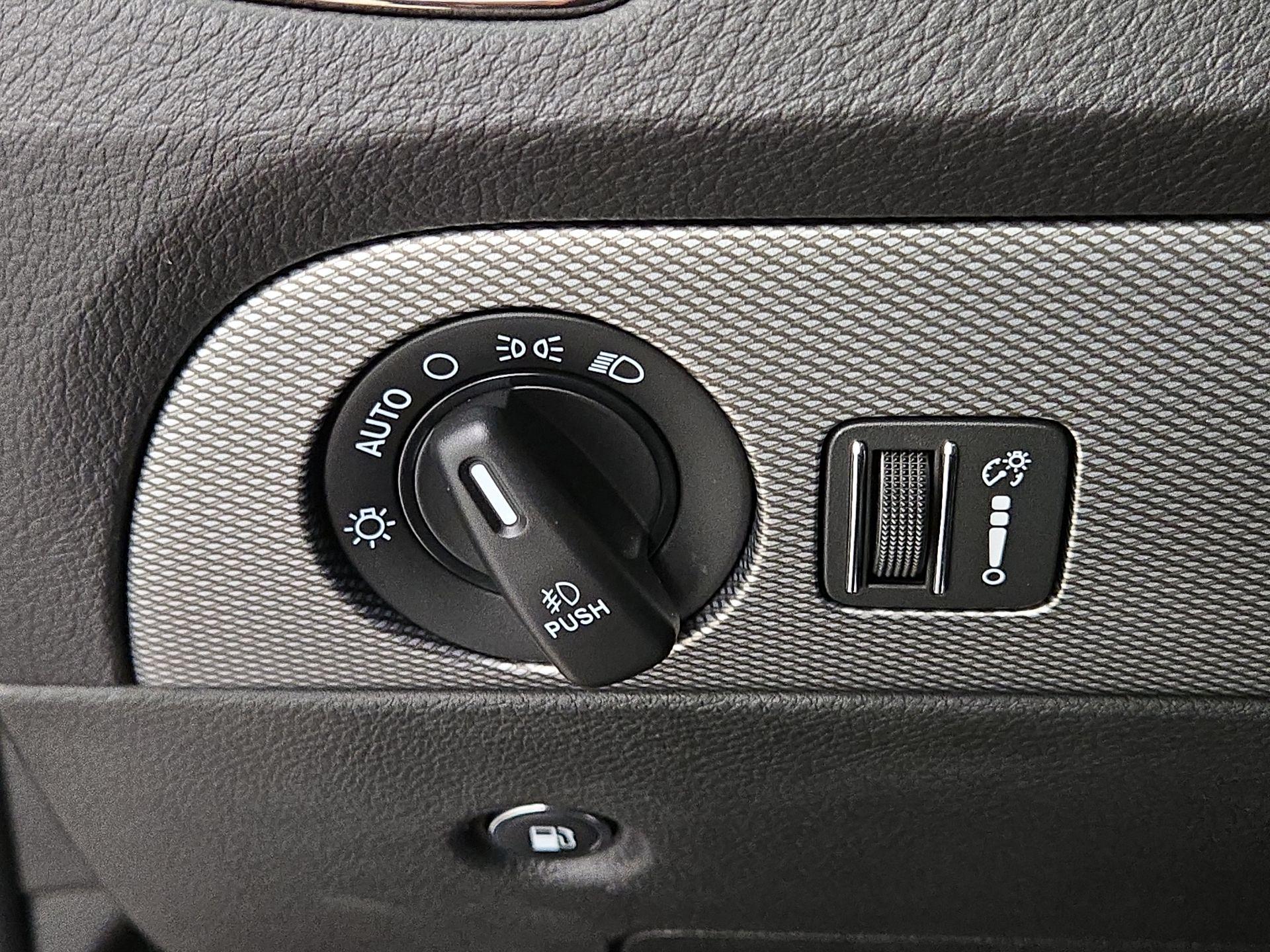 Thumbnail: 2018 Dodge Durango - 13