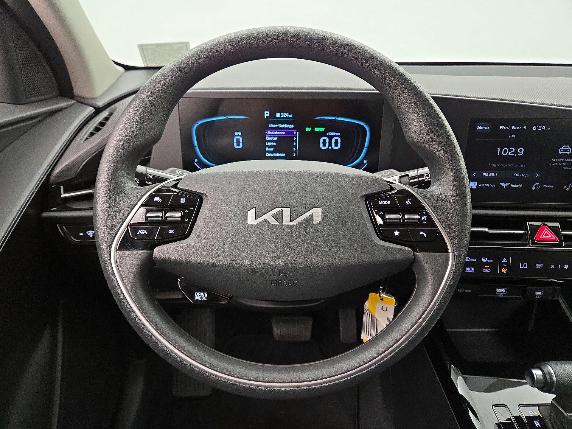 Thumbnail: 2023 Kia Niro - 10
