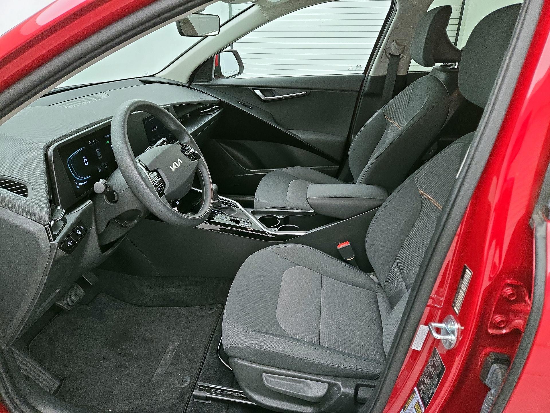 Thumbnail: 2023 Kia Niro - 11