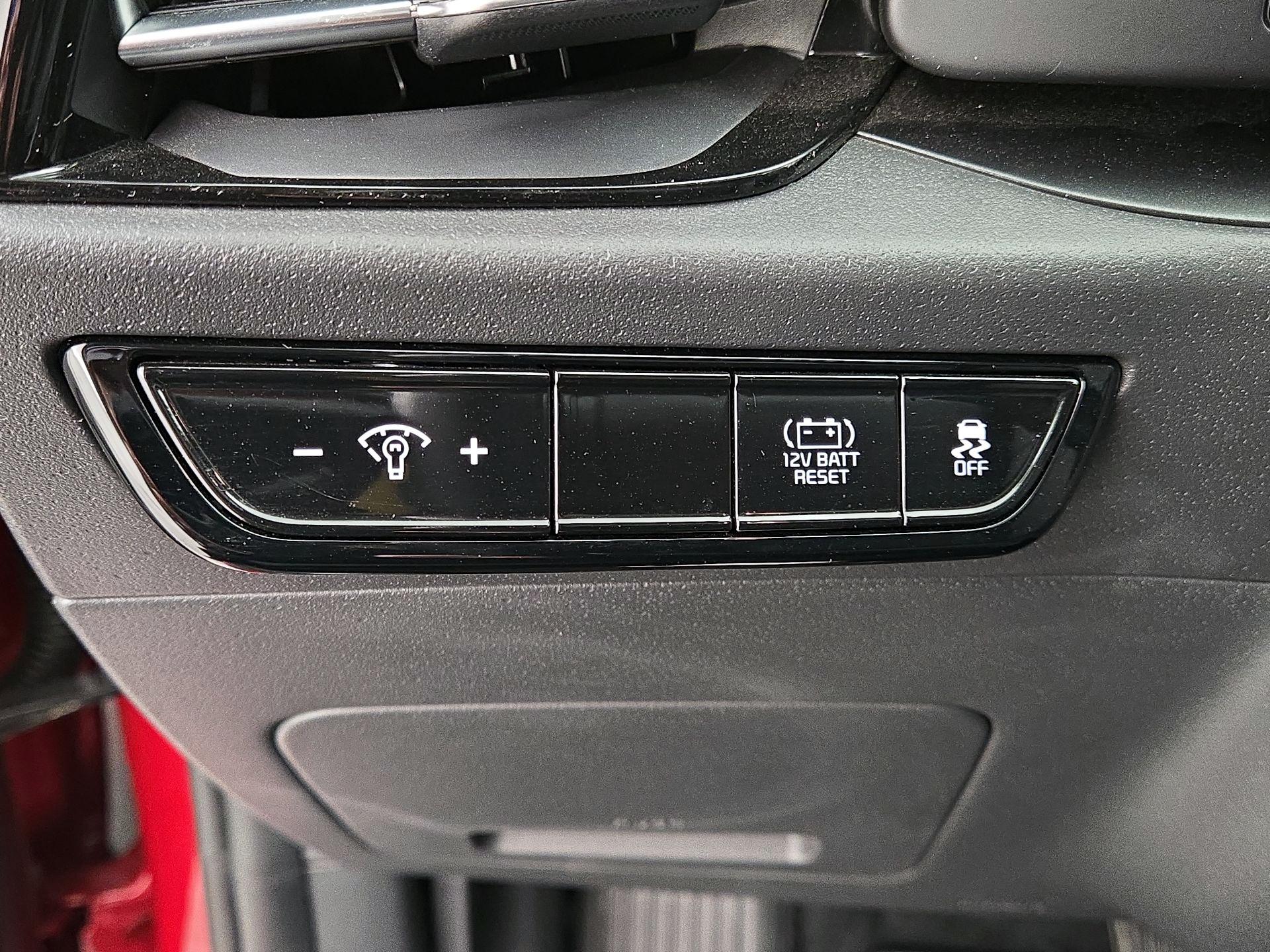 Thumbnail: 2023 Kia Niro - 13