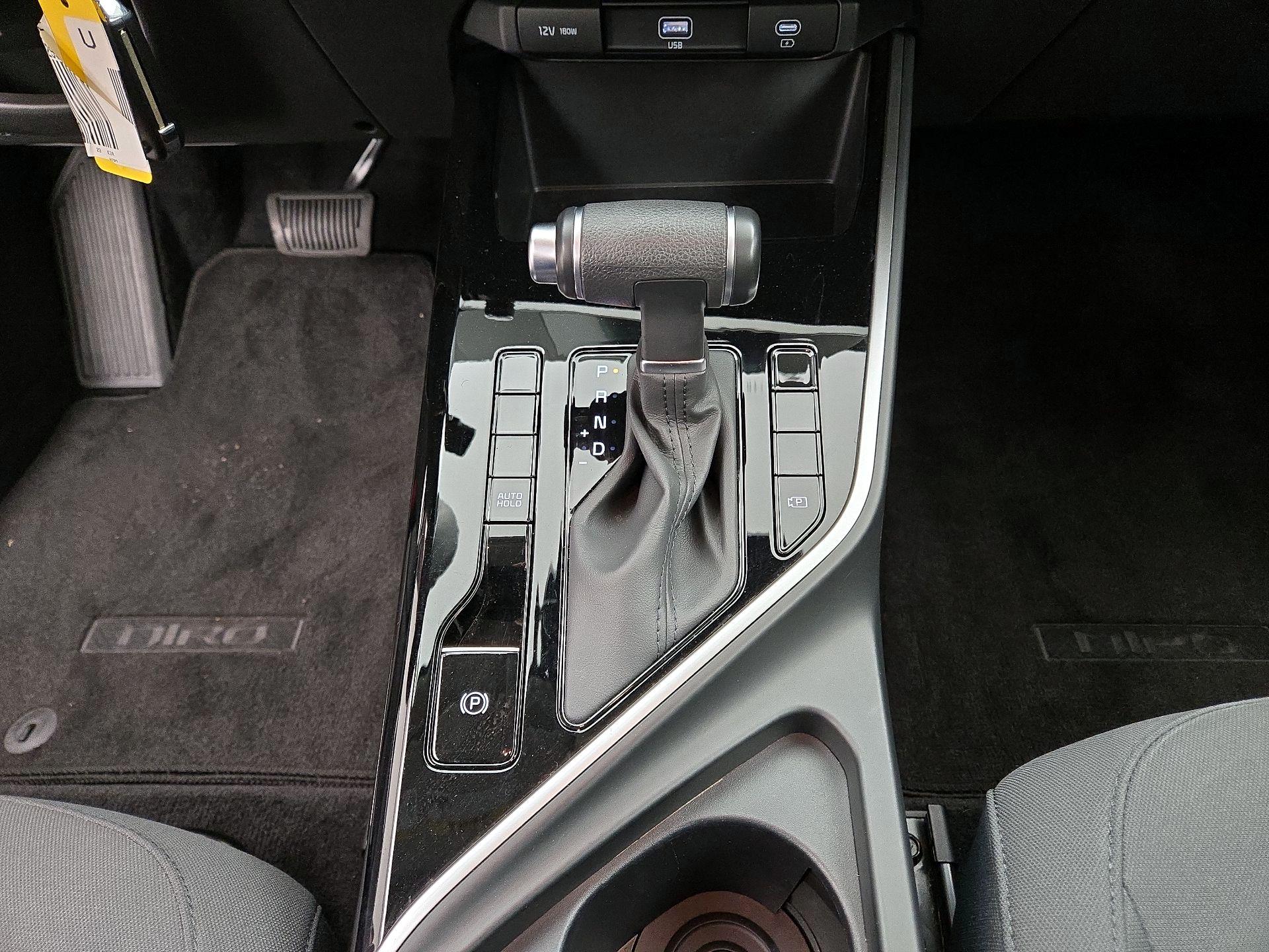 Thumbnail: 2023 Kia Niro - 17