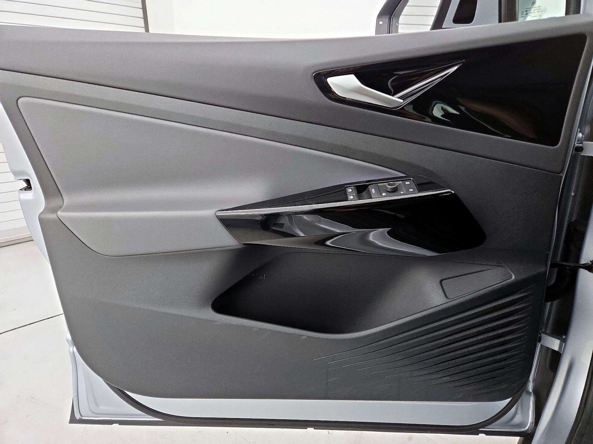 Thumbnail: 2021 Volkswagen ID.4 - 12