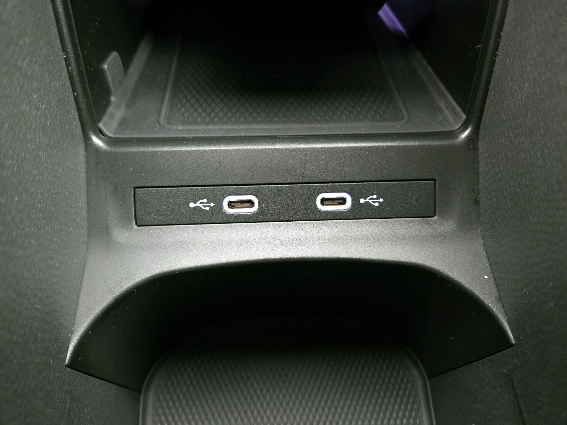 Thumbnail: 2021 Volkswagen ID.4 - 19