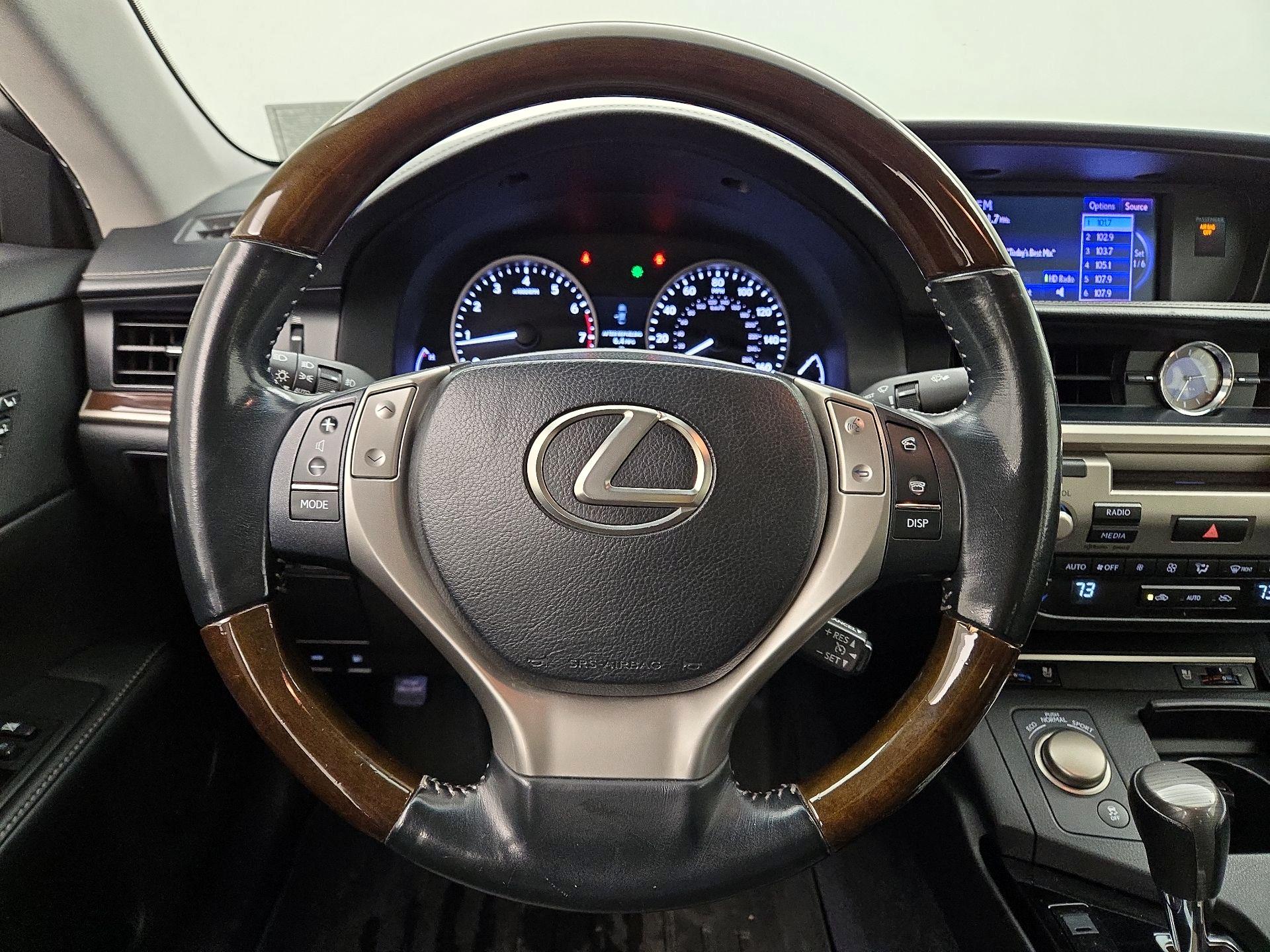 Thumbnail: 2014 Lexus ES - 10