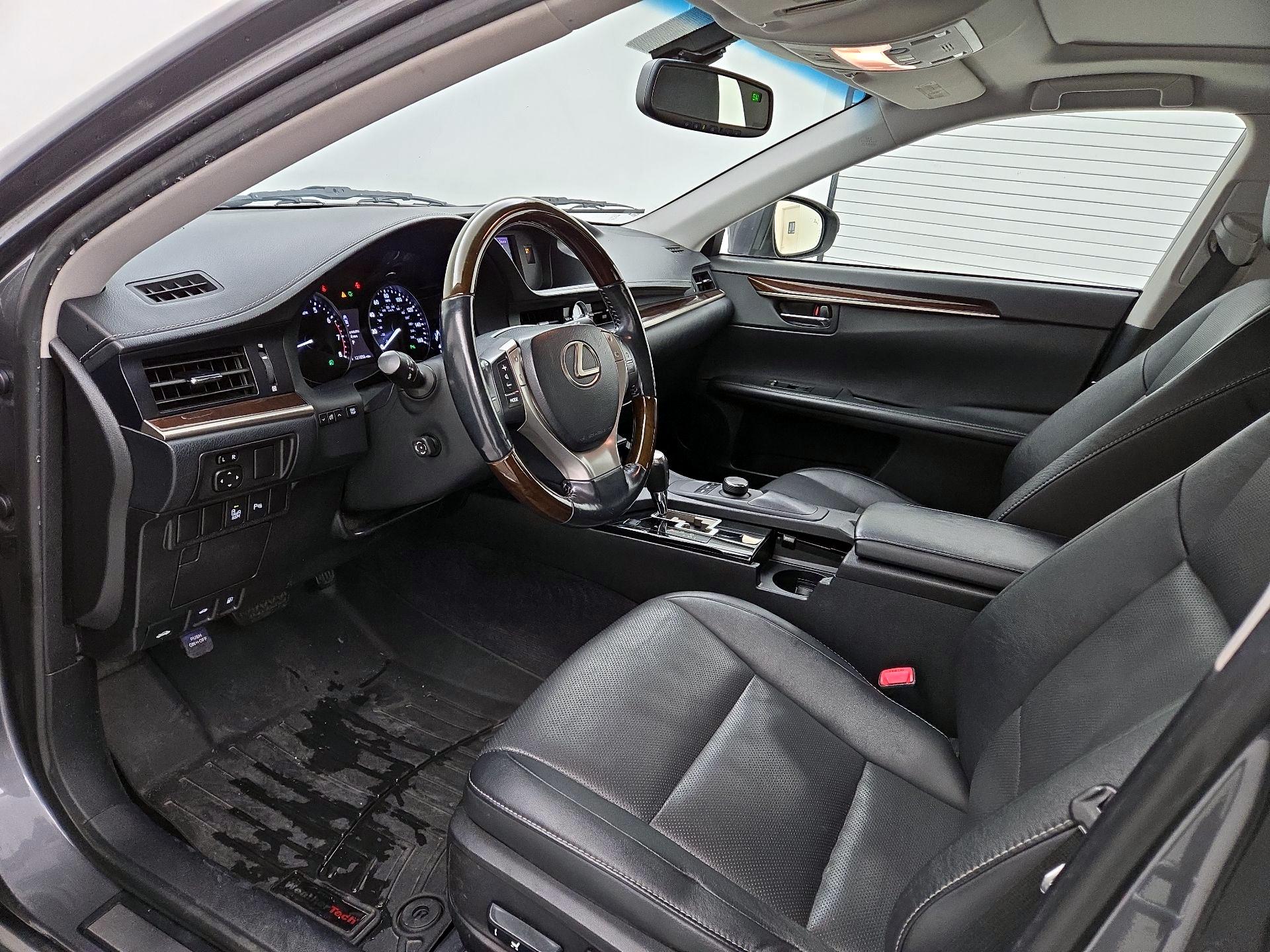 Thumbnail: 2014 Lexus ES - 11