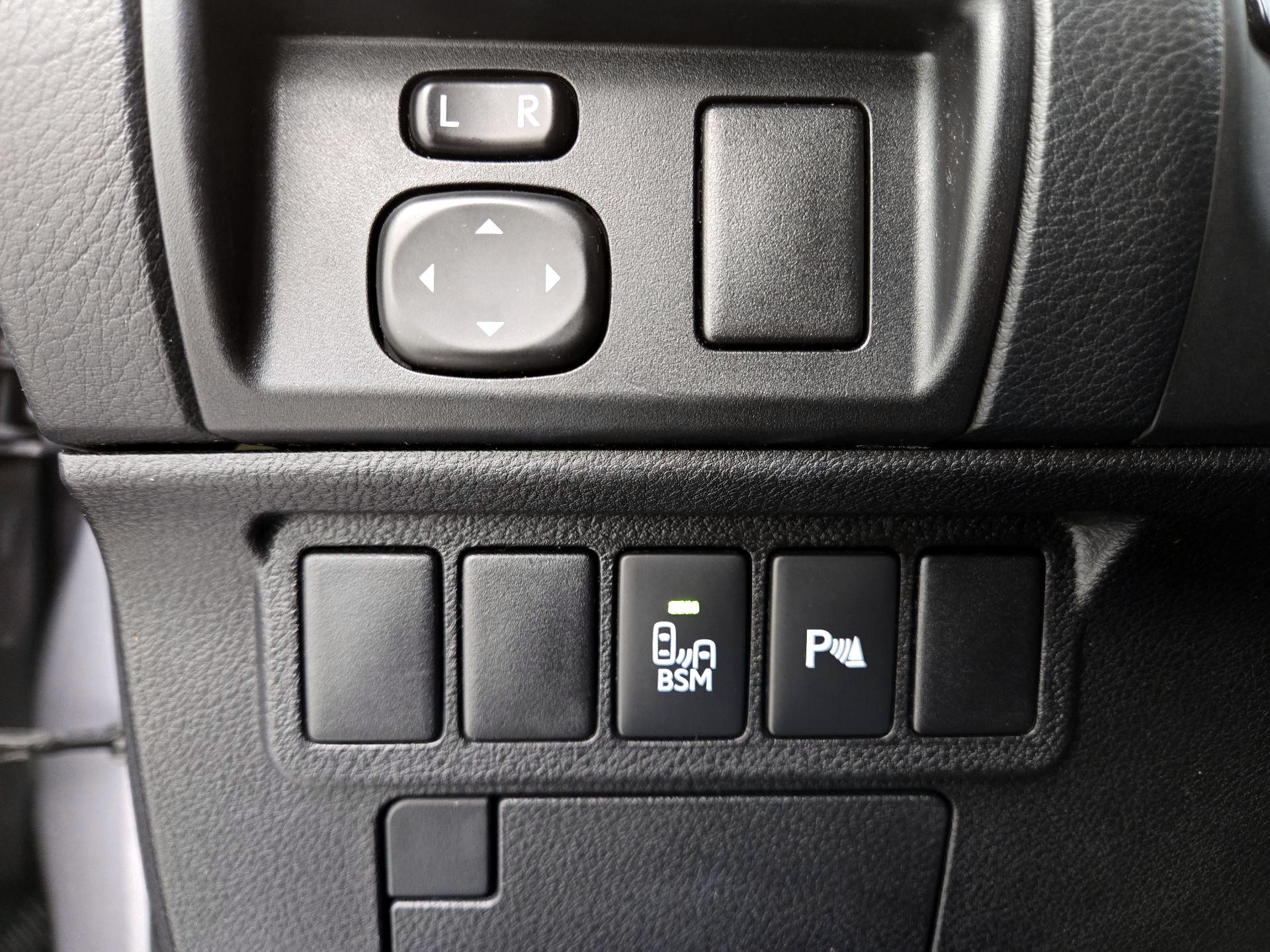 Thumbnail: 2014 Lexus ES - 13