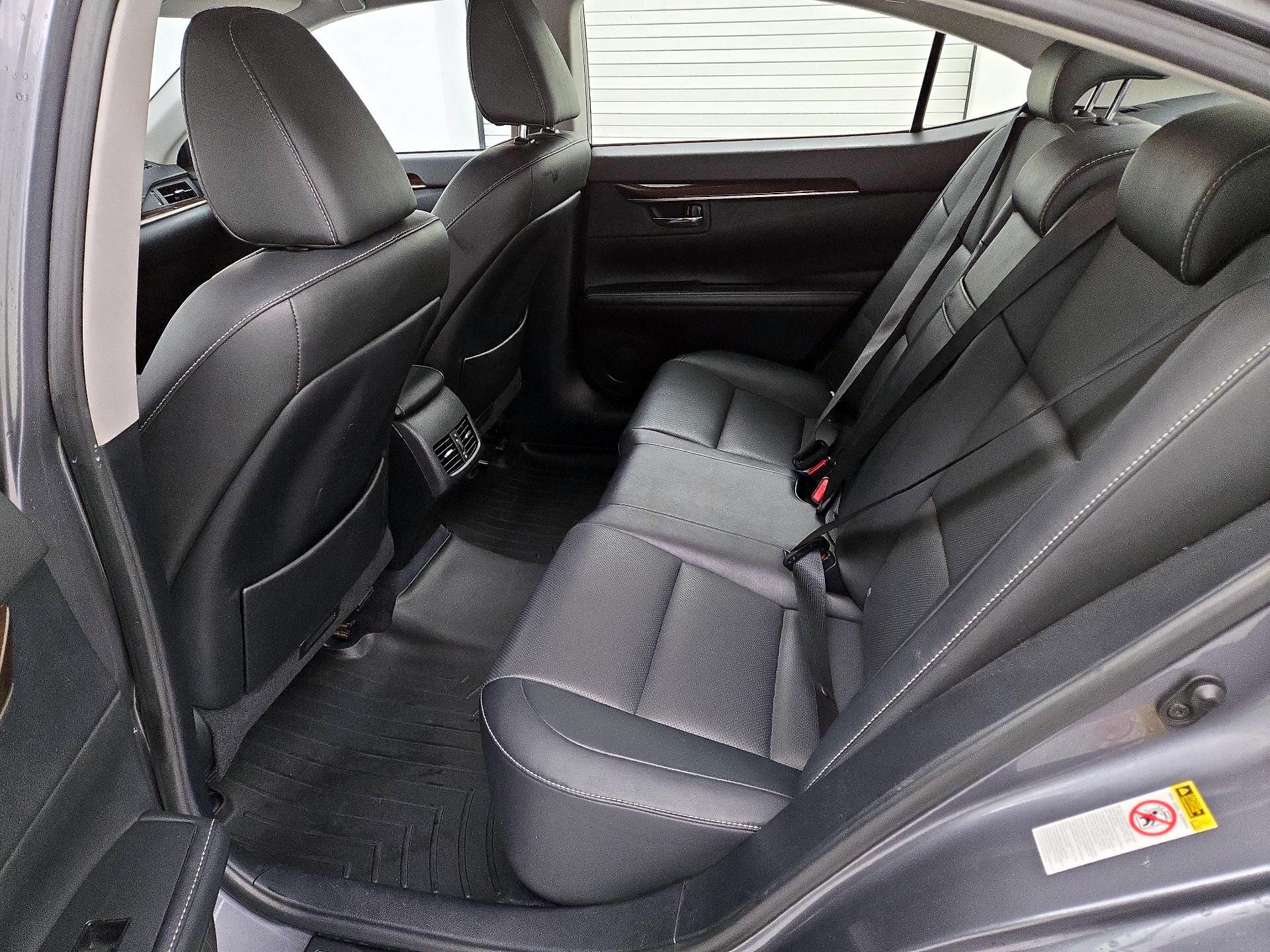 Thumbnail: 2014 Lexus ES - 18