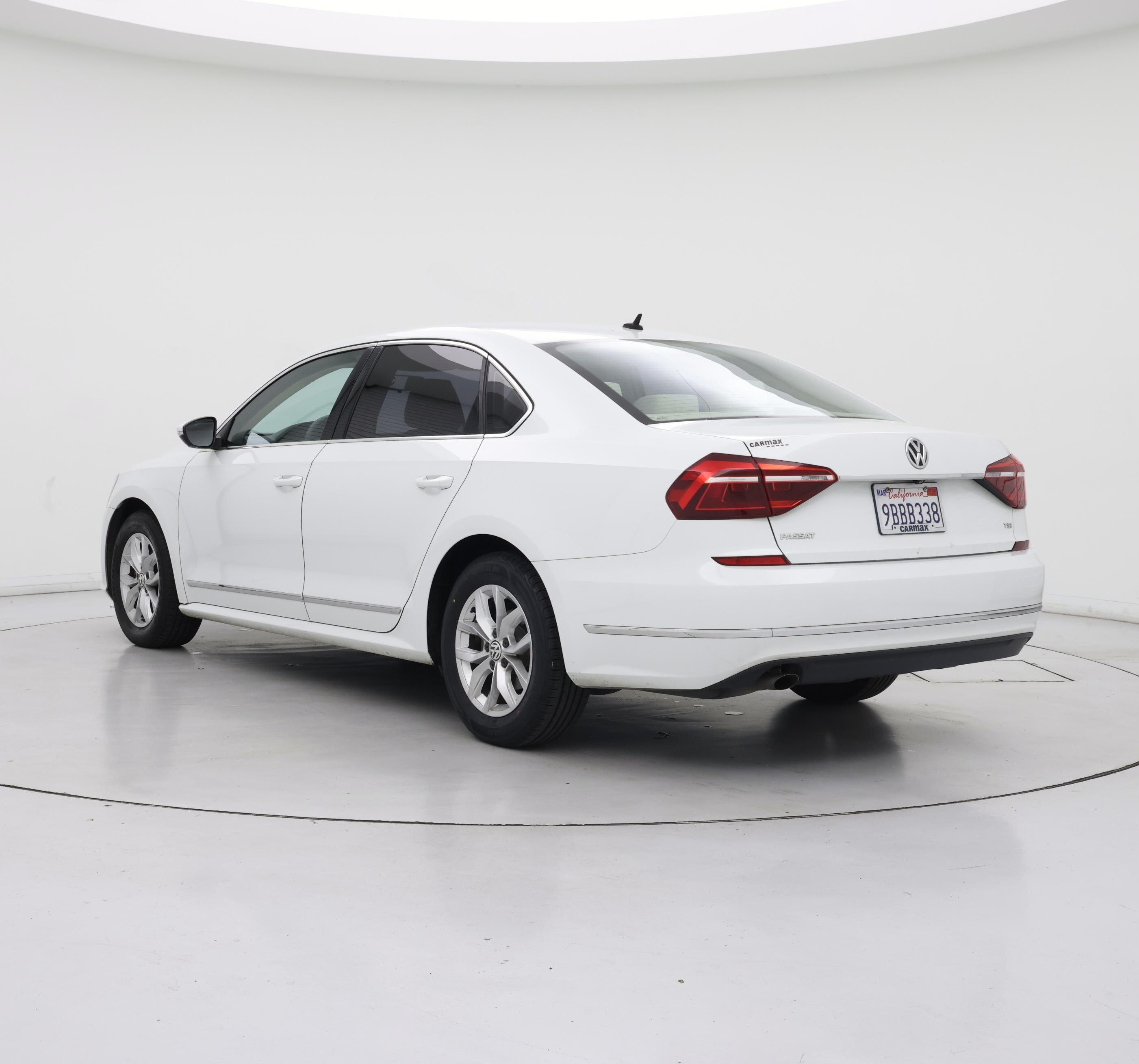 Thumbnail: 2017 Volkswagen Passat - 2