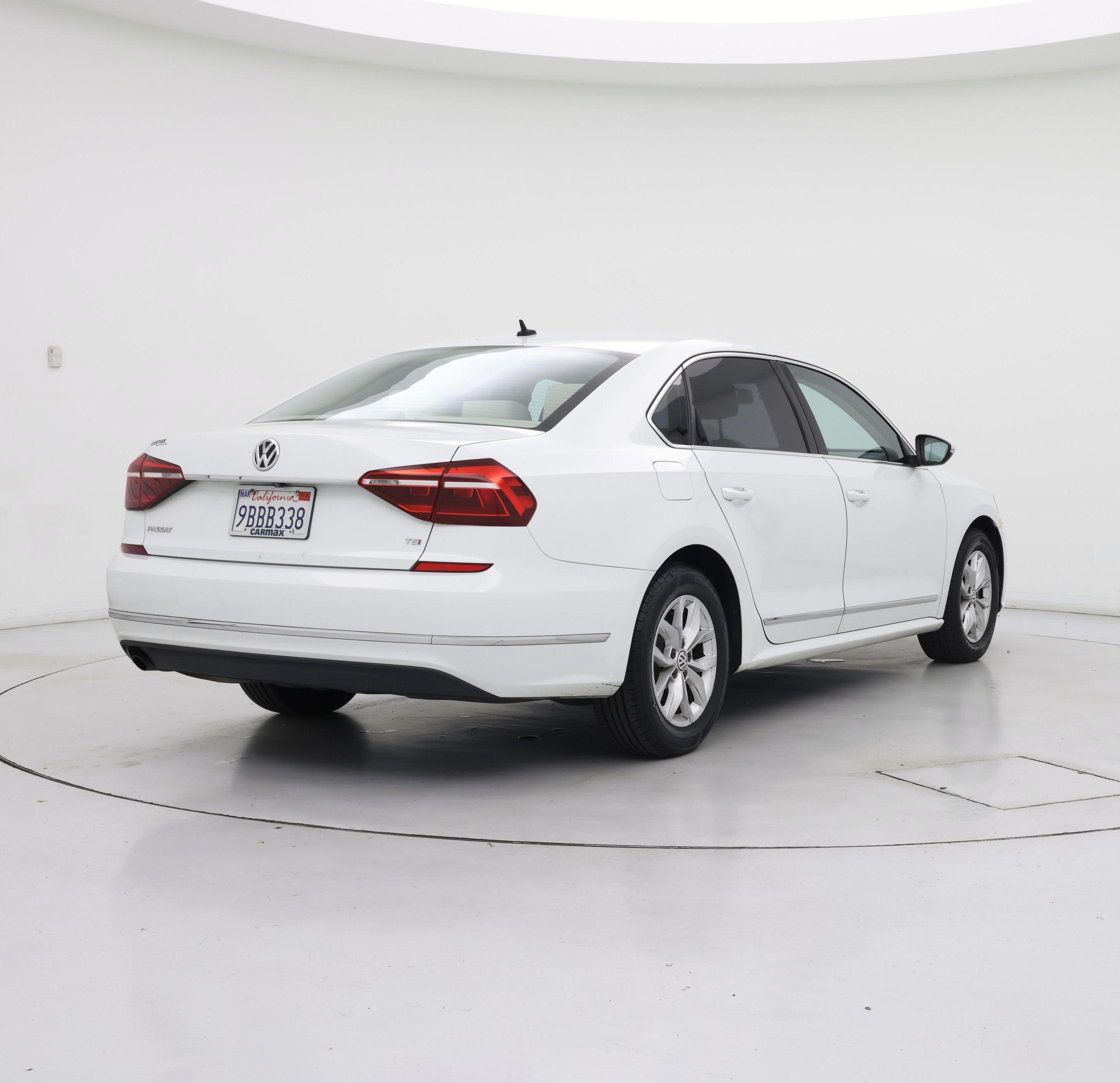 Thumbnail: 2017 Volkswagen Passat - 8