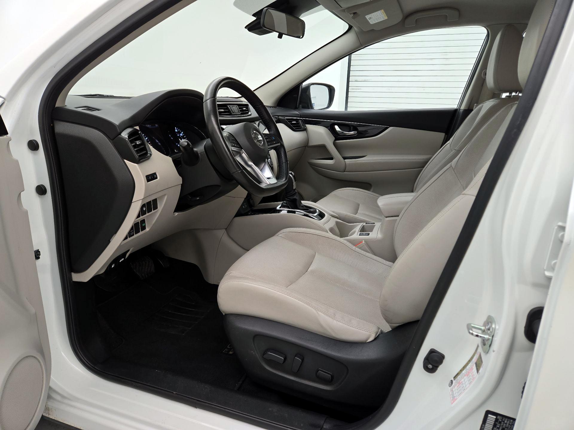 Thumbnail: 2019 Nissan Rogue Sport - 11