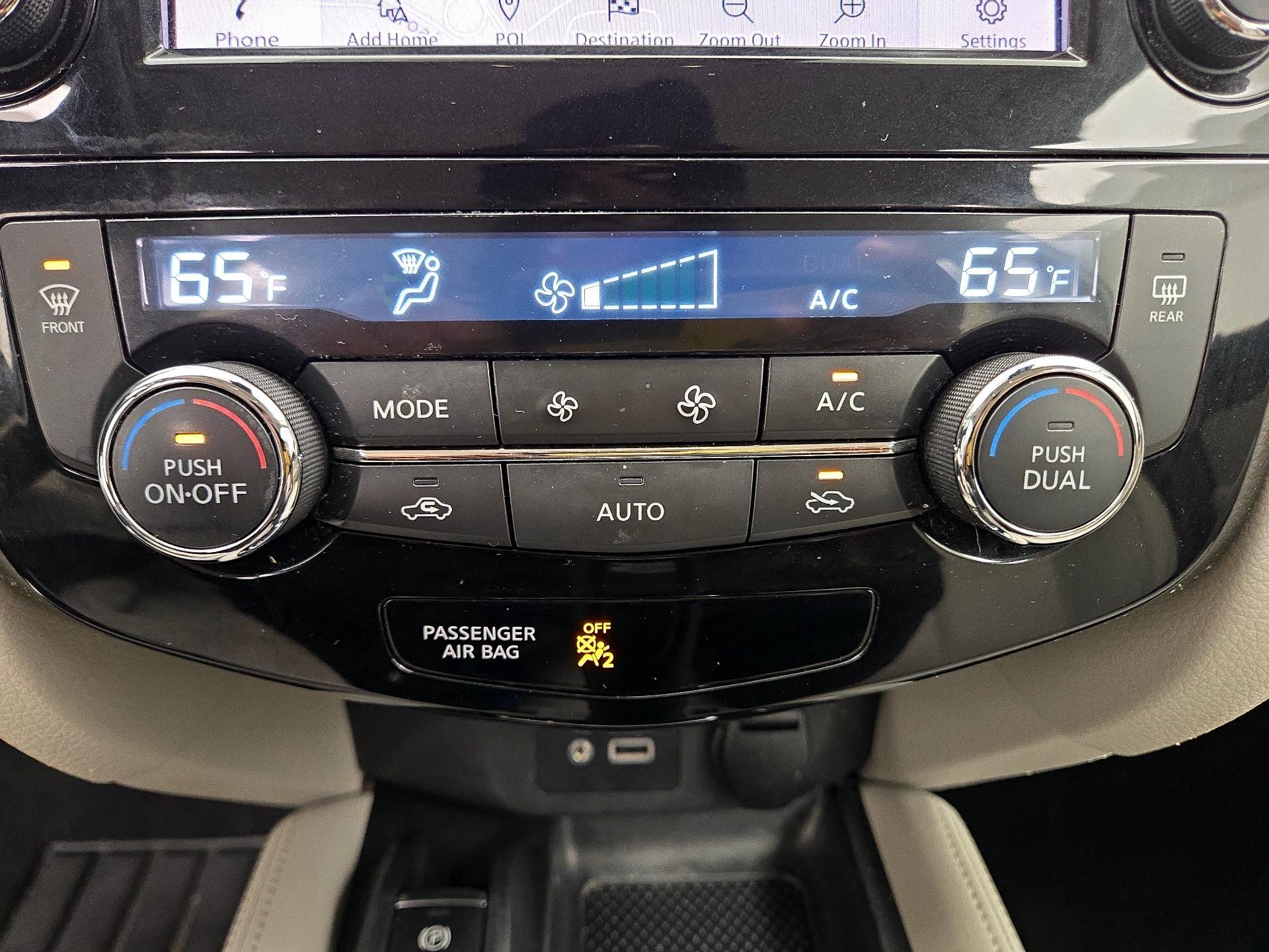 Thumbnail: 2019 Nissan Rogue Sport - 17