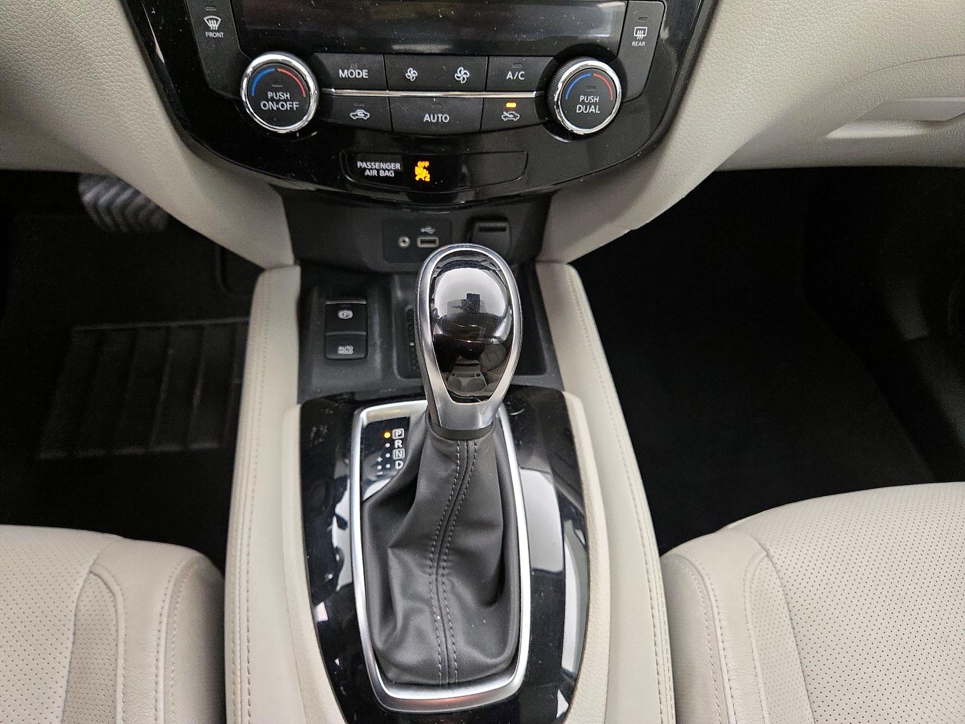 Thumbnail: 2019 Nissan Rogue Sport - 18