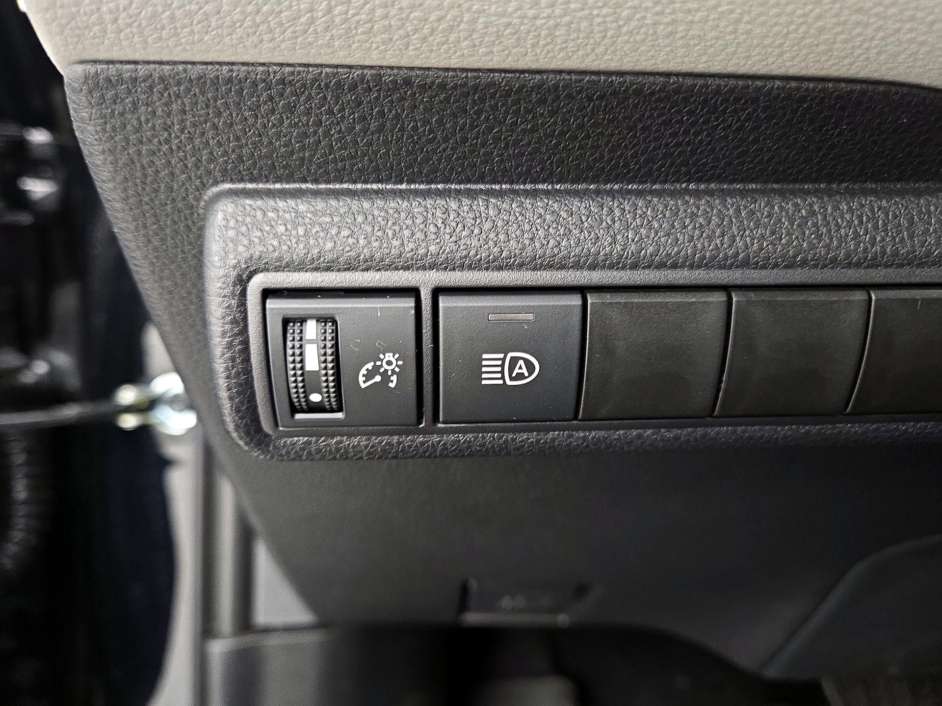 Thumbnail: 2025 Toyota Corolla - 13