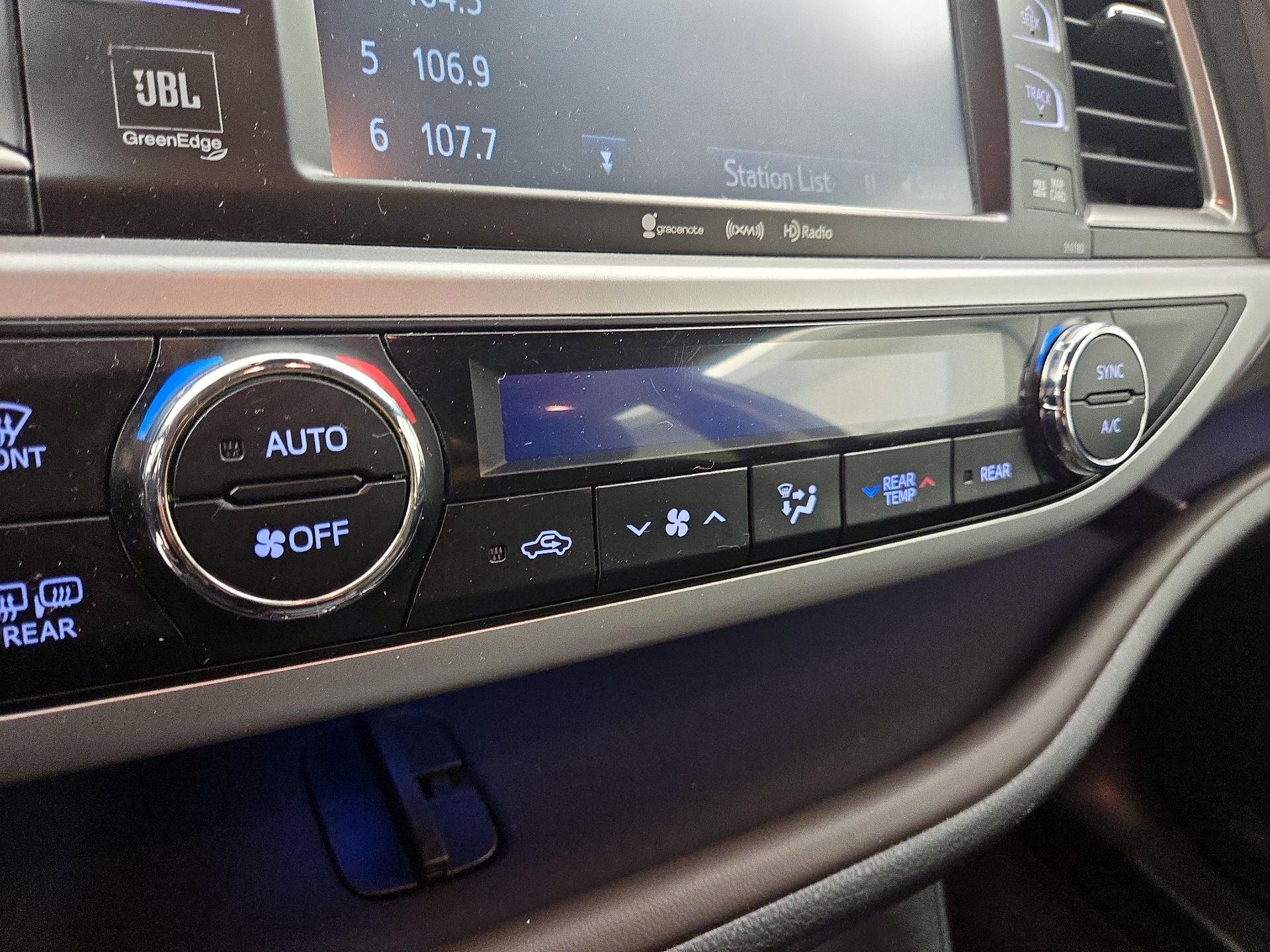 Thumbnail: 2017 Toyota Highlander - 16