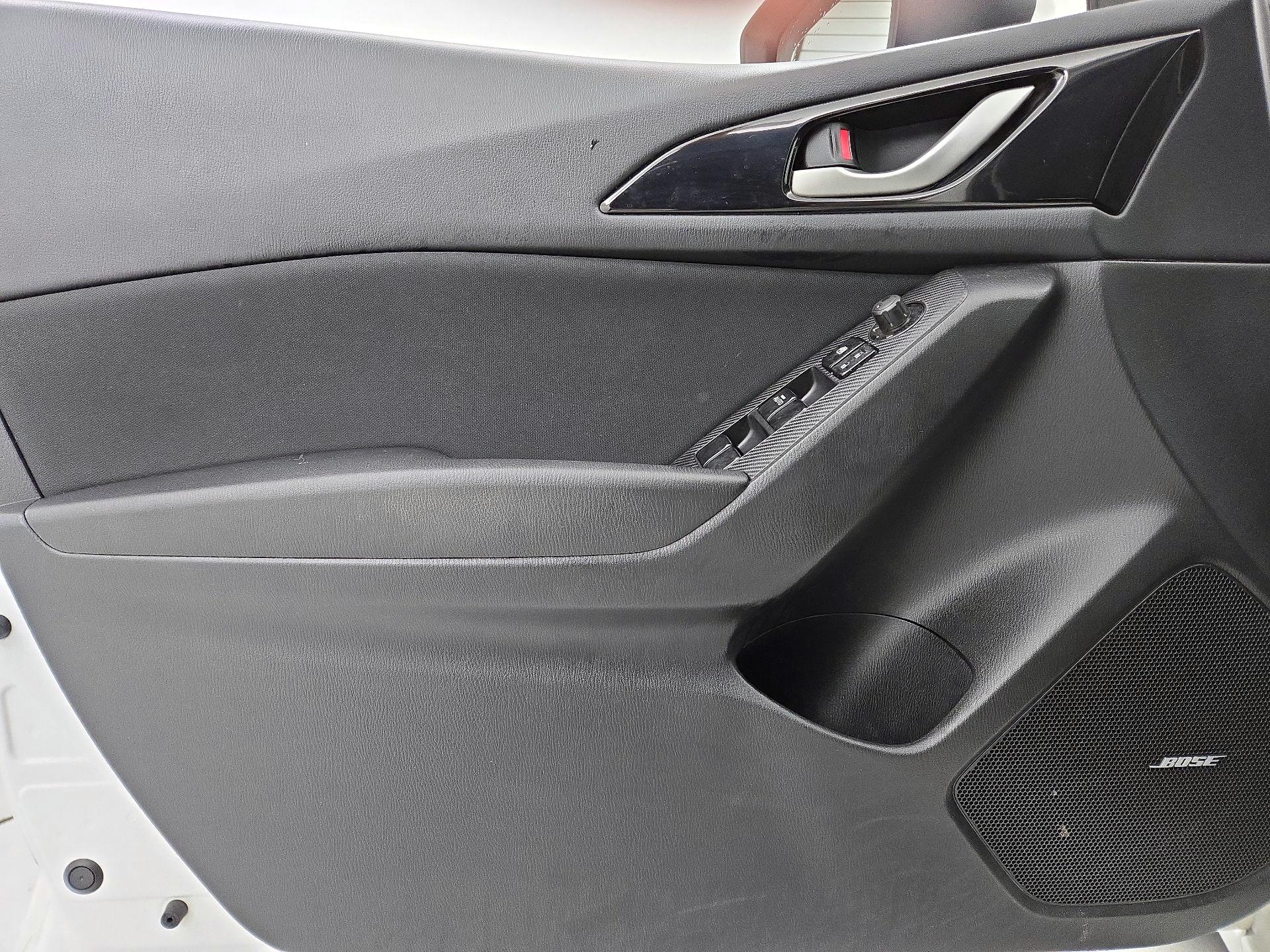 Thumbnail: 2015 Mazda Mazda3 - 12