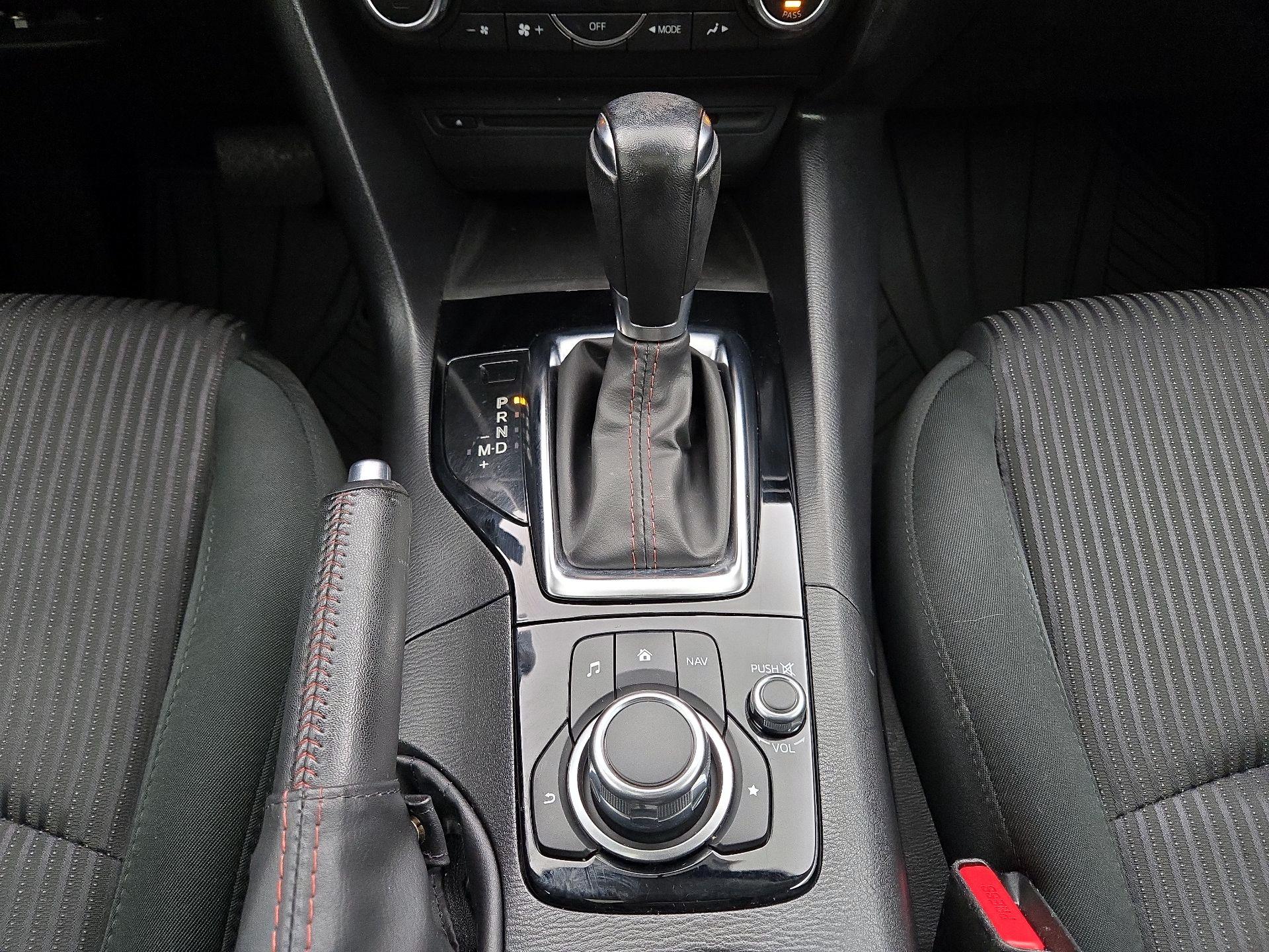 Thumbnail: 2015 Mazda Mazda3 - 17