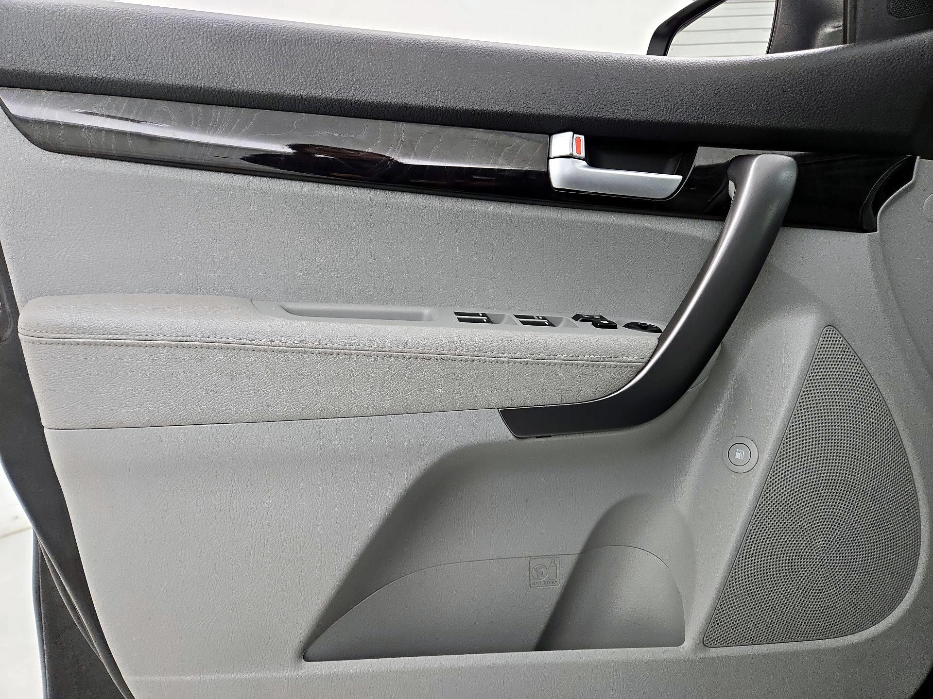 Thumbnail: 2015 Kia Sorento - 12