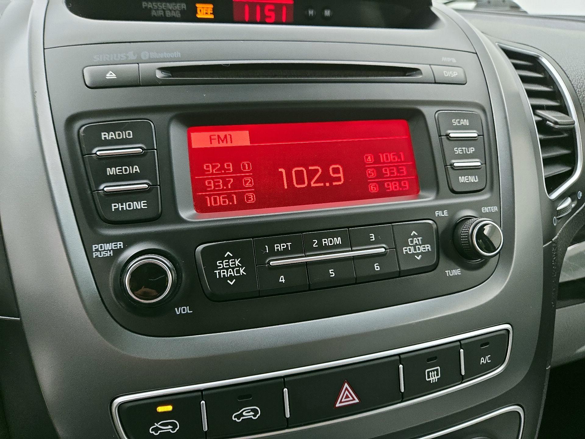 Thumbnail: 2015 Kia Sorento - 14