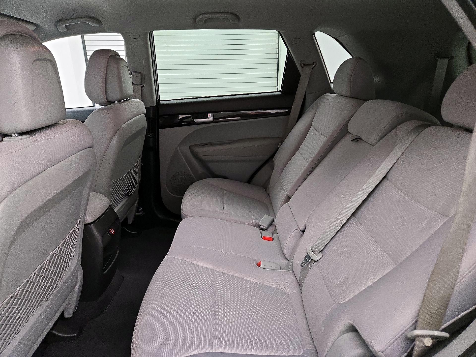 Thumbnail: 2015 Kia Sorento - 18