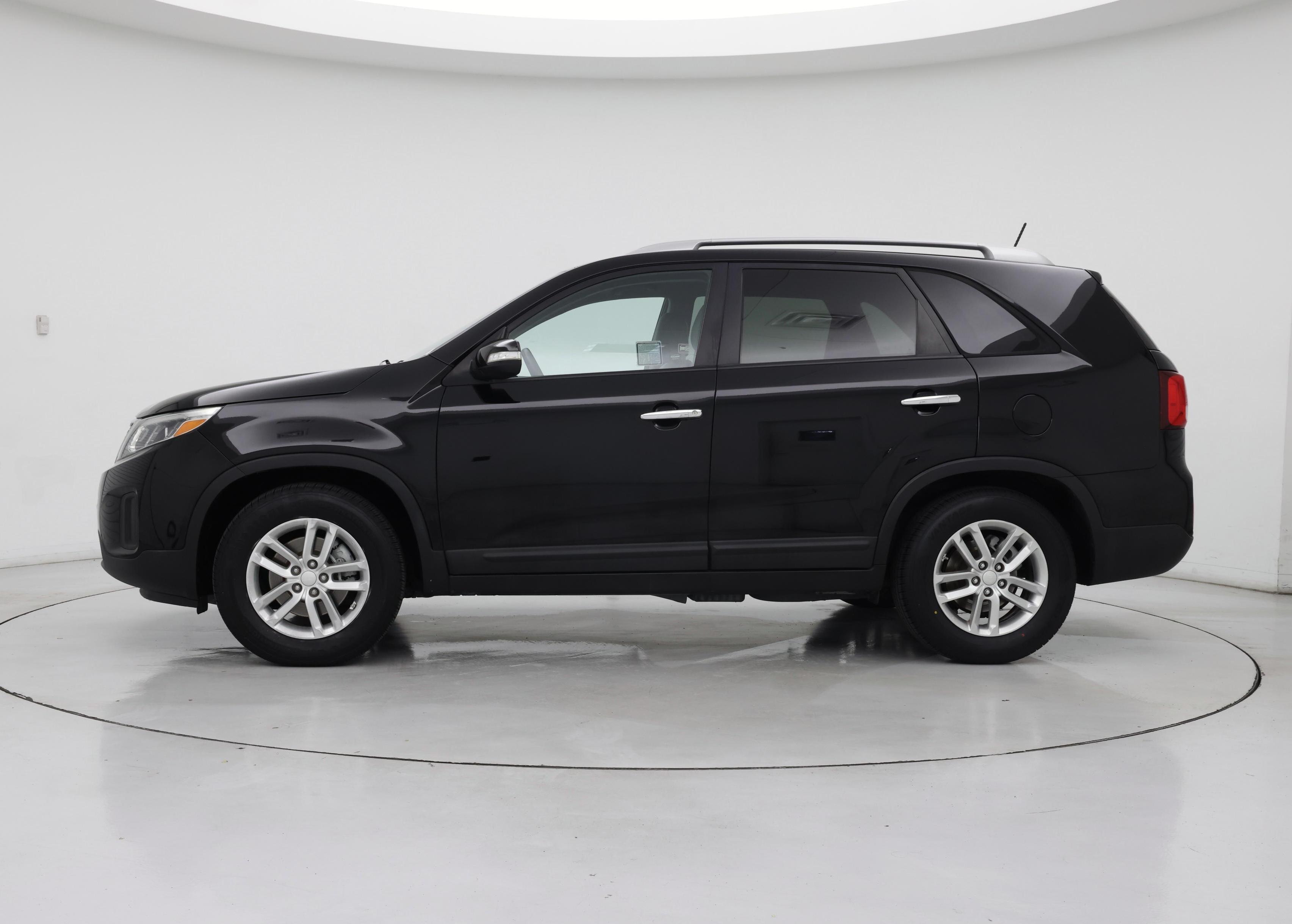 Thumbnail: 2015 Kia Sorento - 3