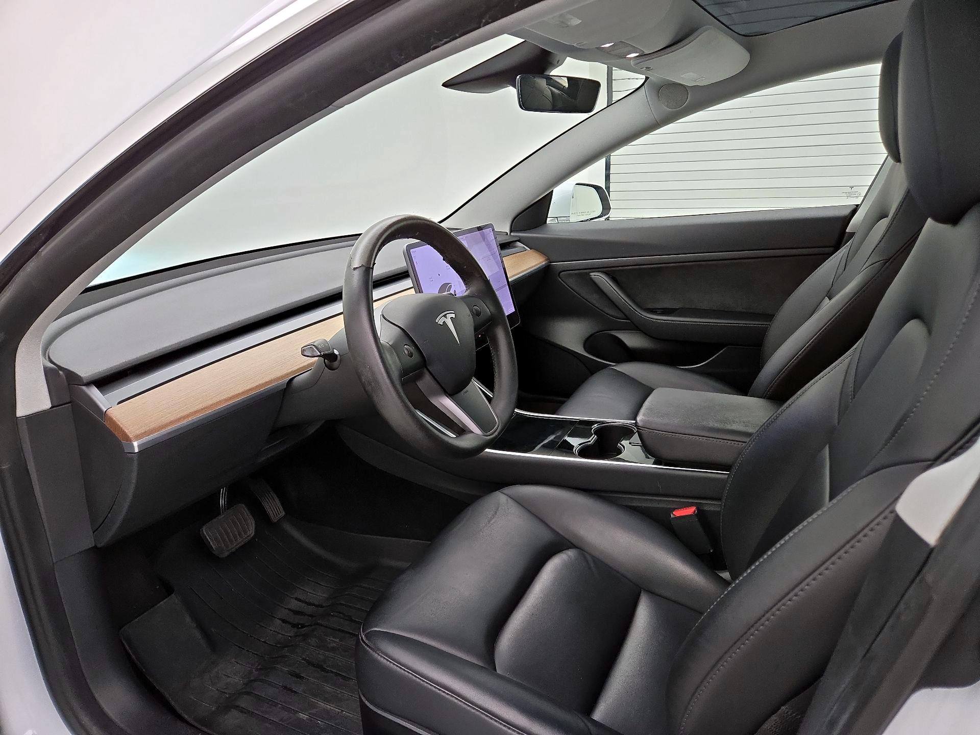 Thumbnail: 2020 Tesla Model 3 - 11