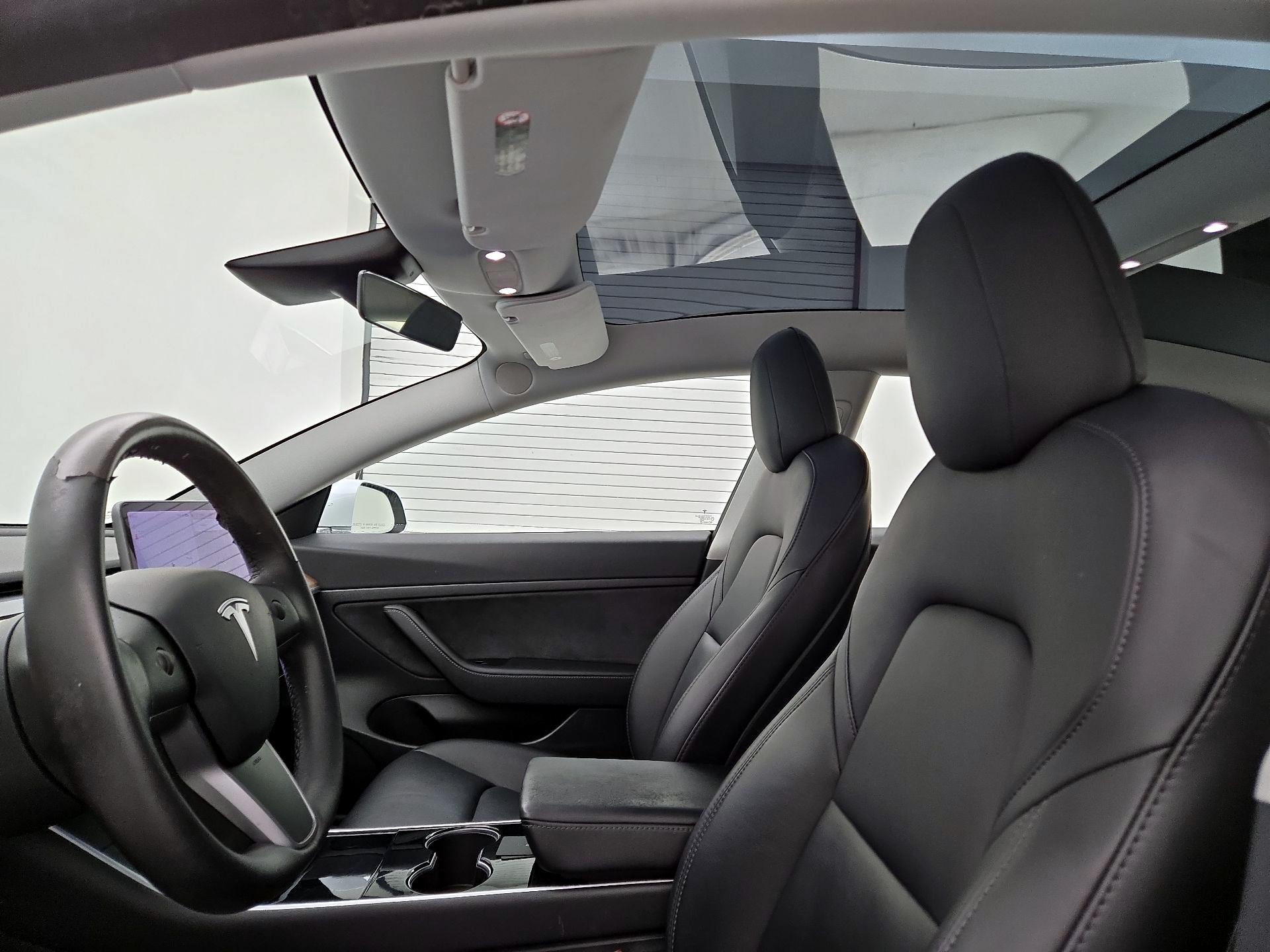 Thumbnail: 2020 Tesla Model 3 - 19