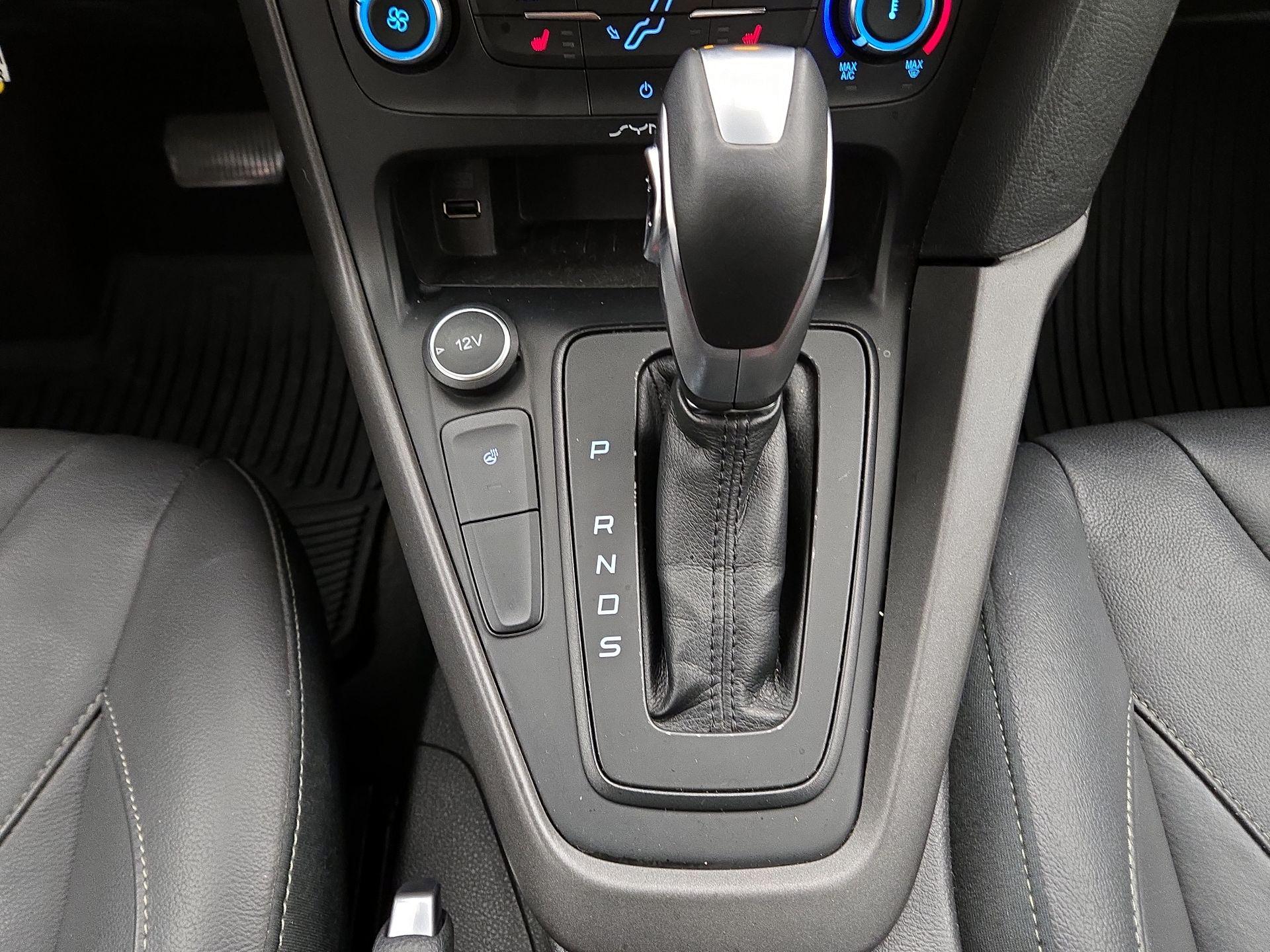 Thumbnail: 2015 Ford Focus - 17