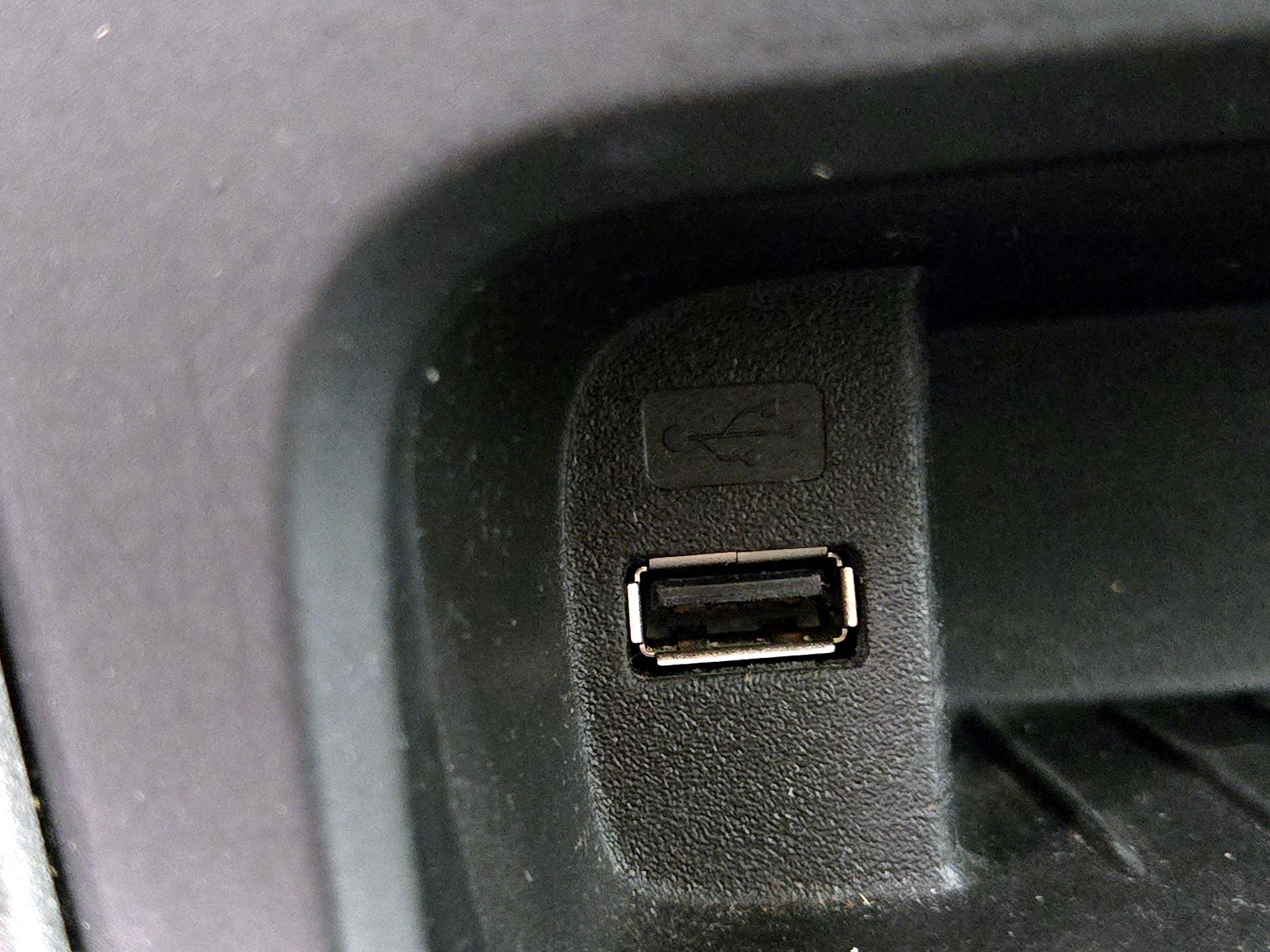 Thumbnail: 2015 Ford Focus - 18