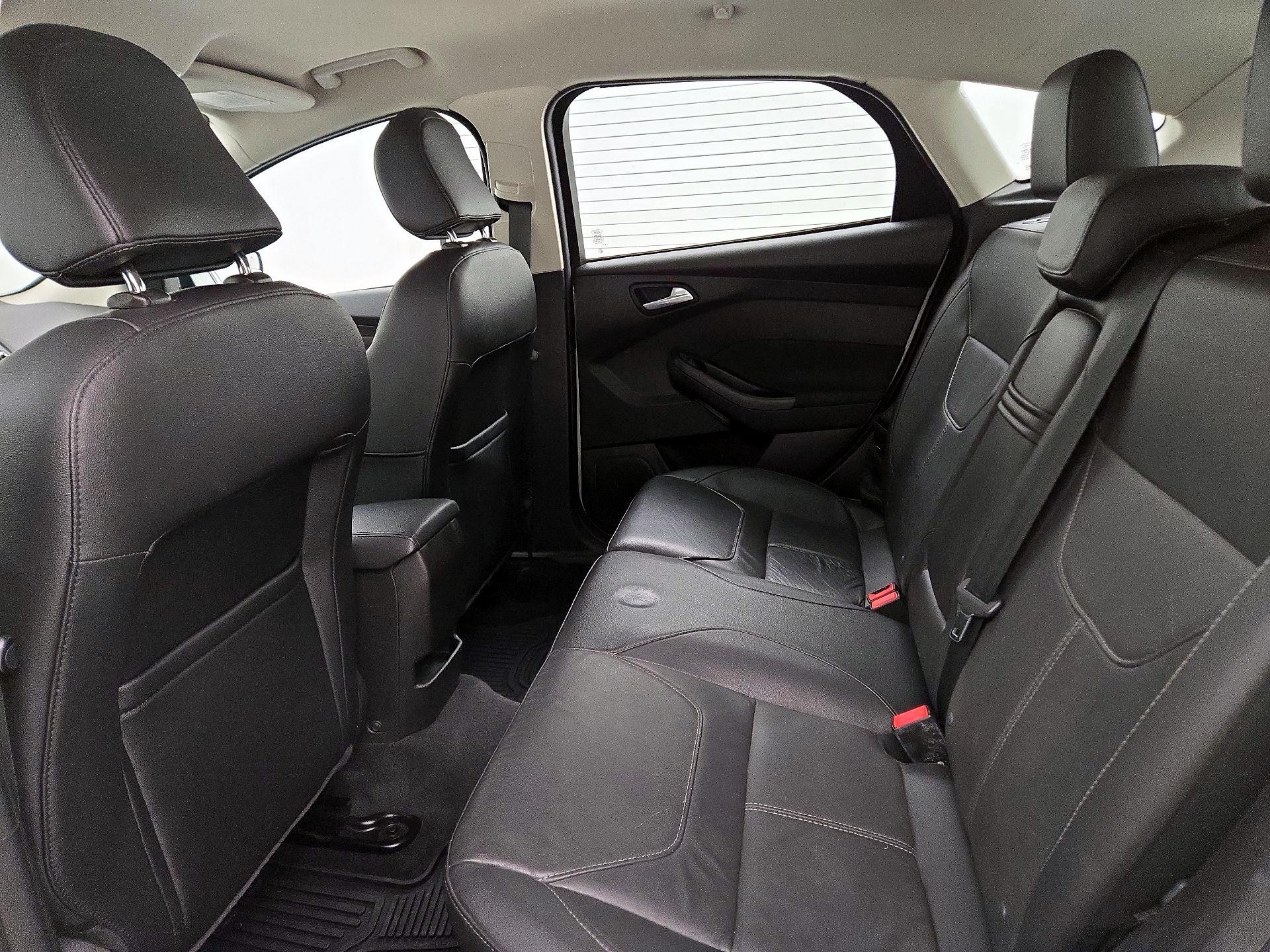 Thumbnail: 2015 Ford Focus - 19