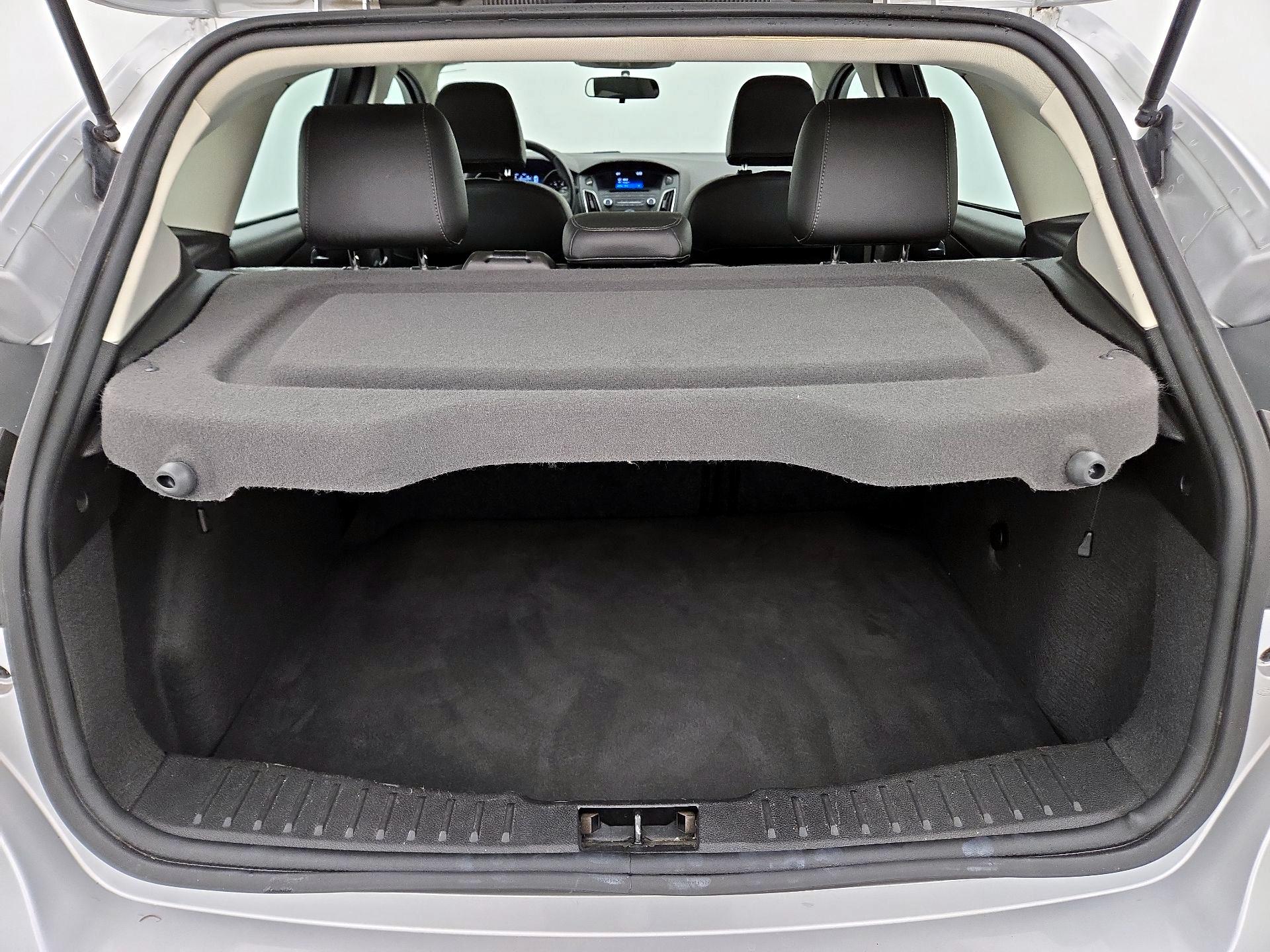 Thumbnail: 2015 Ford Focus - 20