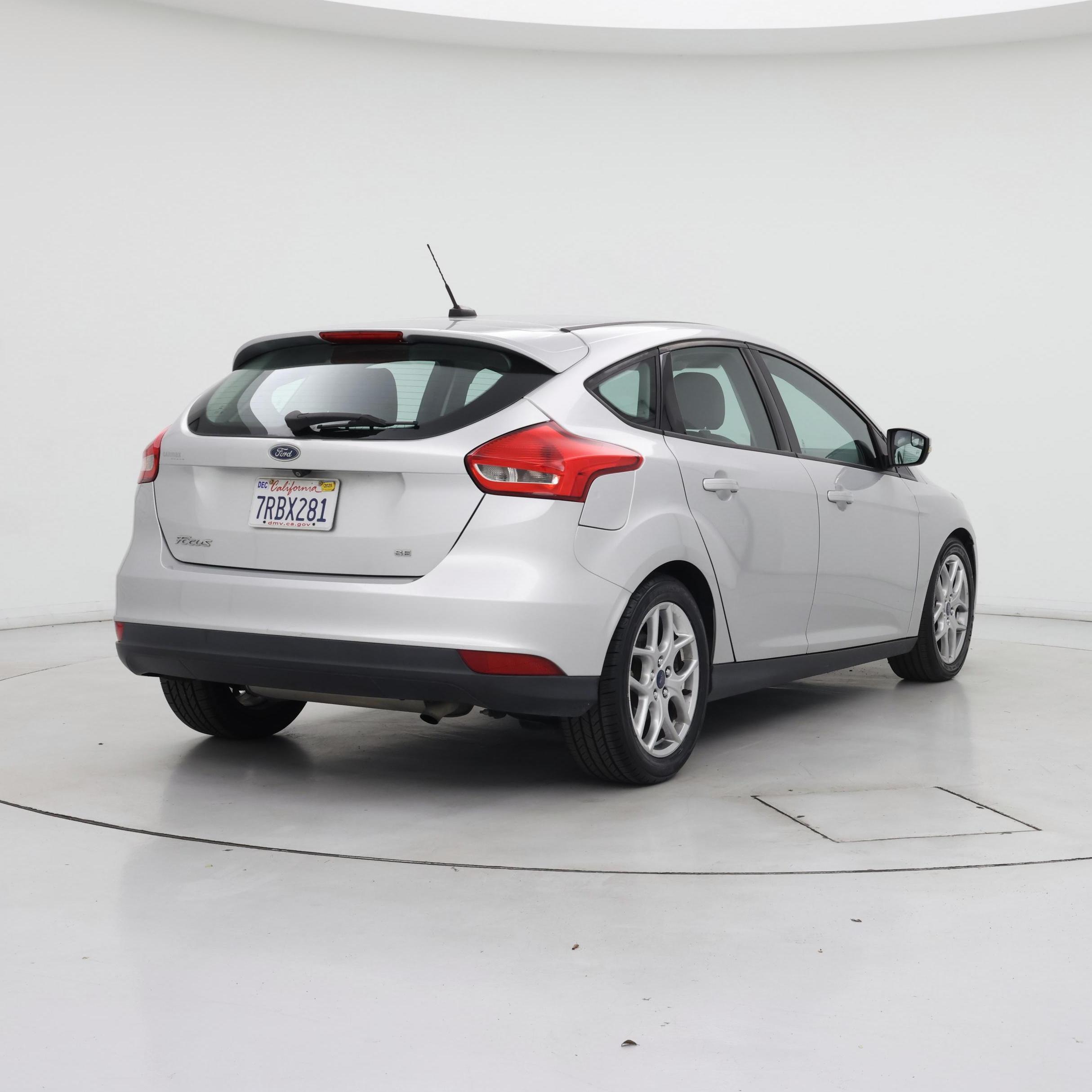 Thumbnail: 2015 Ford Focus - 8