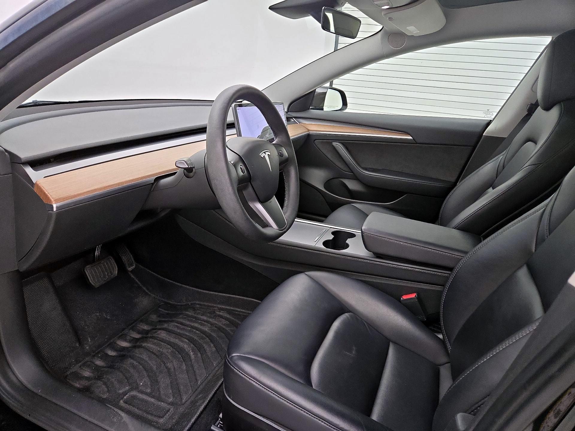 Thumbnail: 2023 Tesla Model 3 - 11