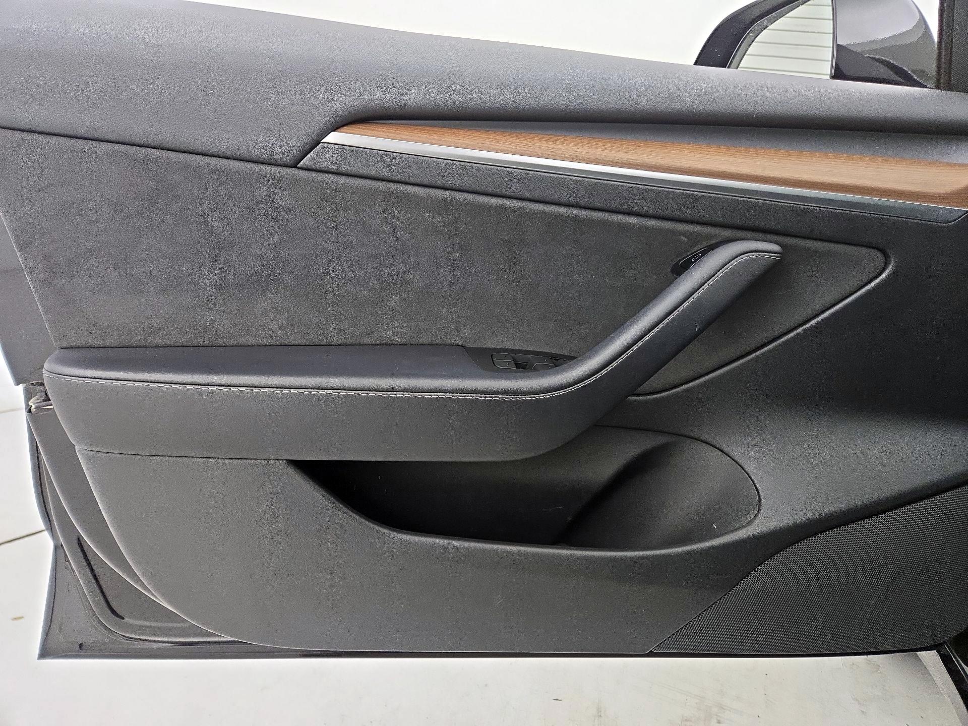 Thumbnail: 2023 Tesla Model 3 - 12