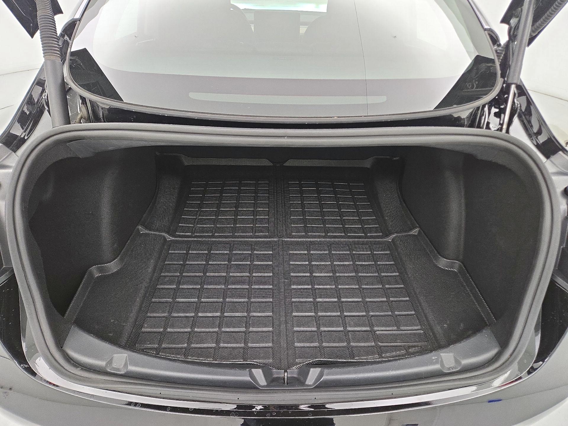 Thumbnail: 2023 Tesla Model 3 - 18