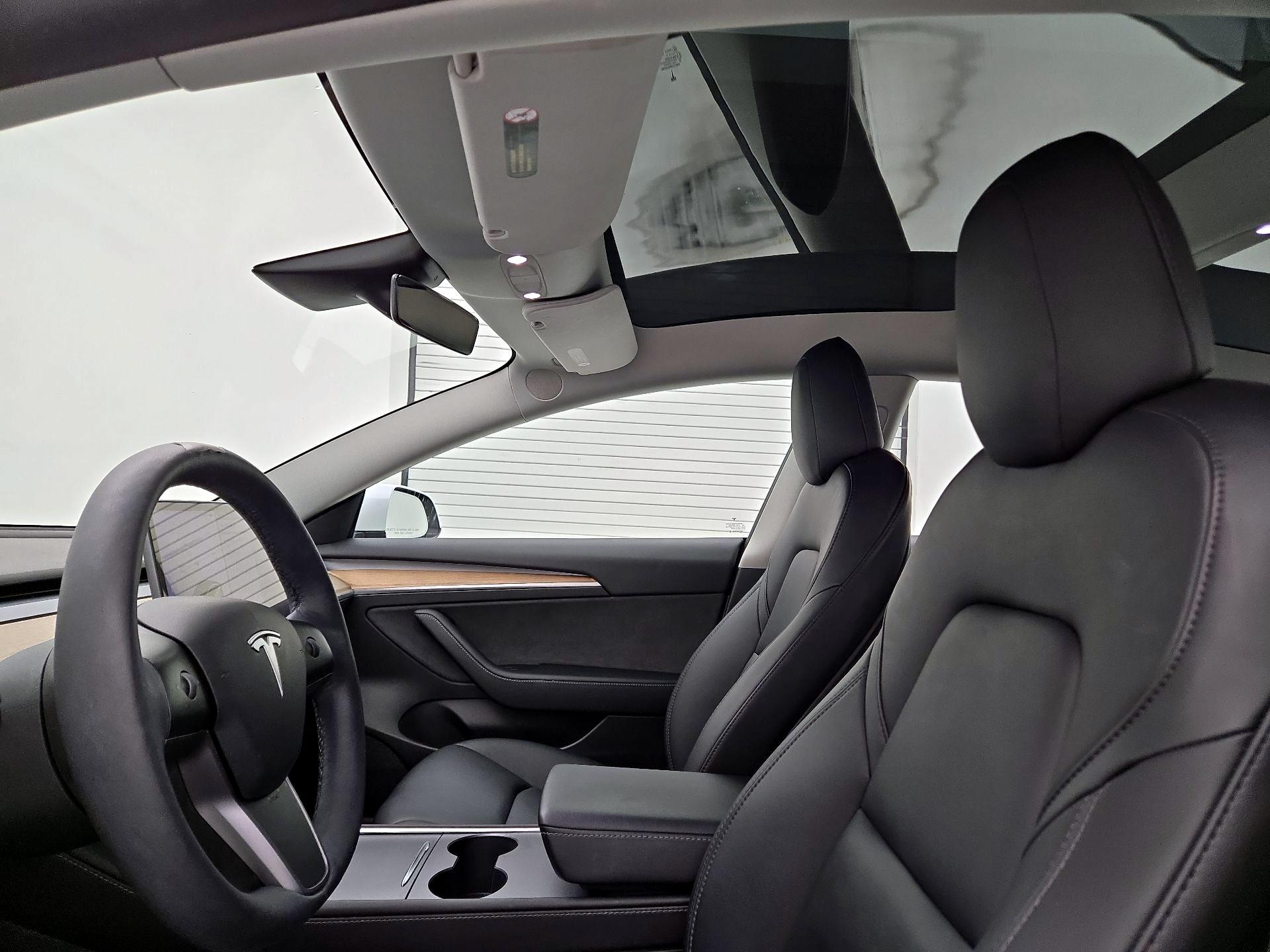 Thumbnail: 2022 Tesla Model 3 - 19