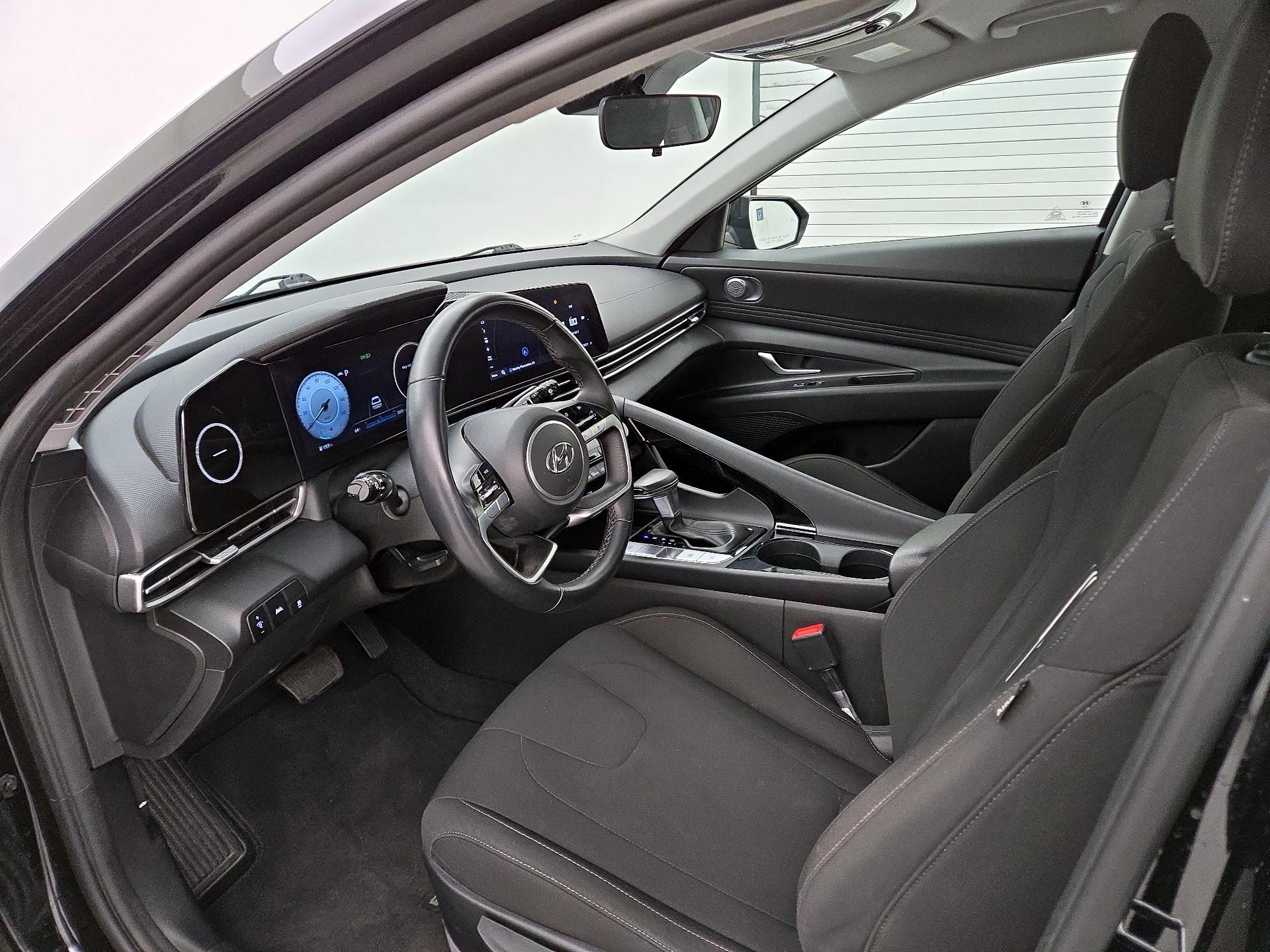 Thumbnail: 2023 Hyundai Elantra - 11