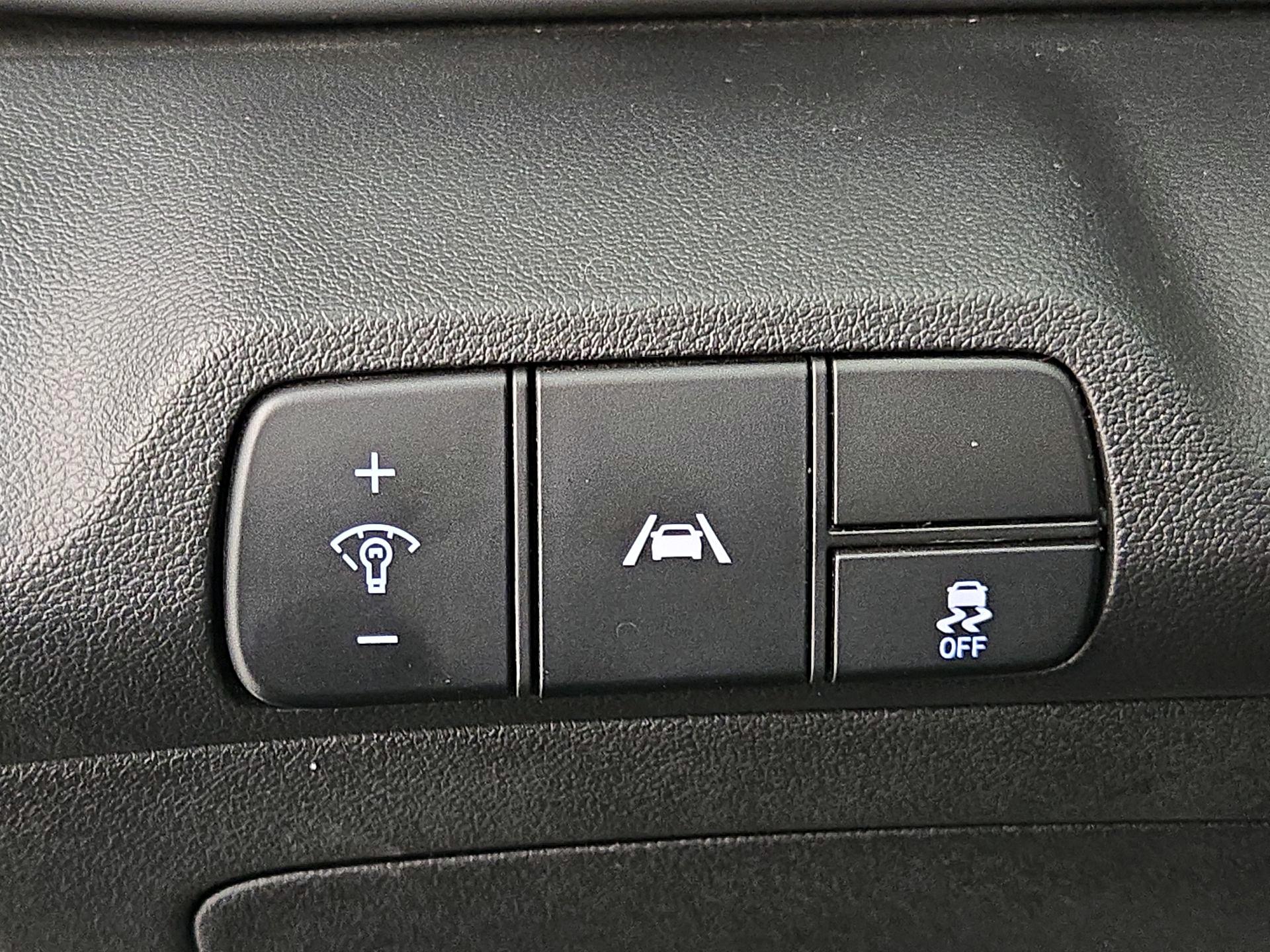 Thumbnail: 2023 Hyundai Elantra - 13