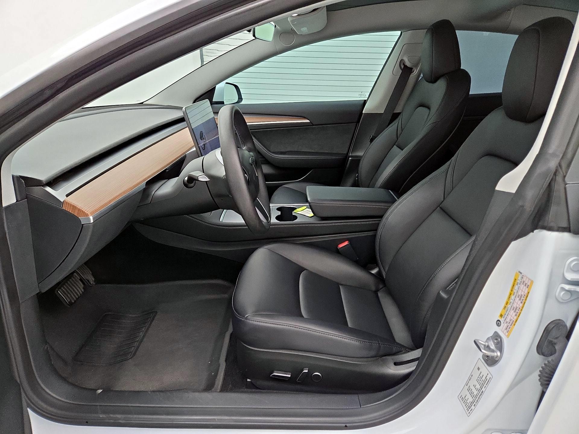 Thumbnail: 2023 Tesla Model 3 - 11