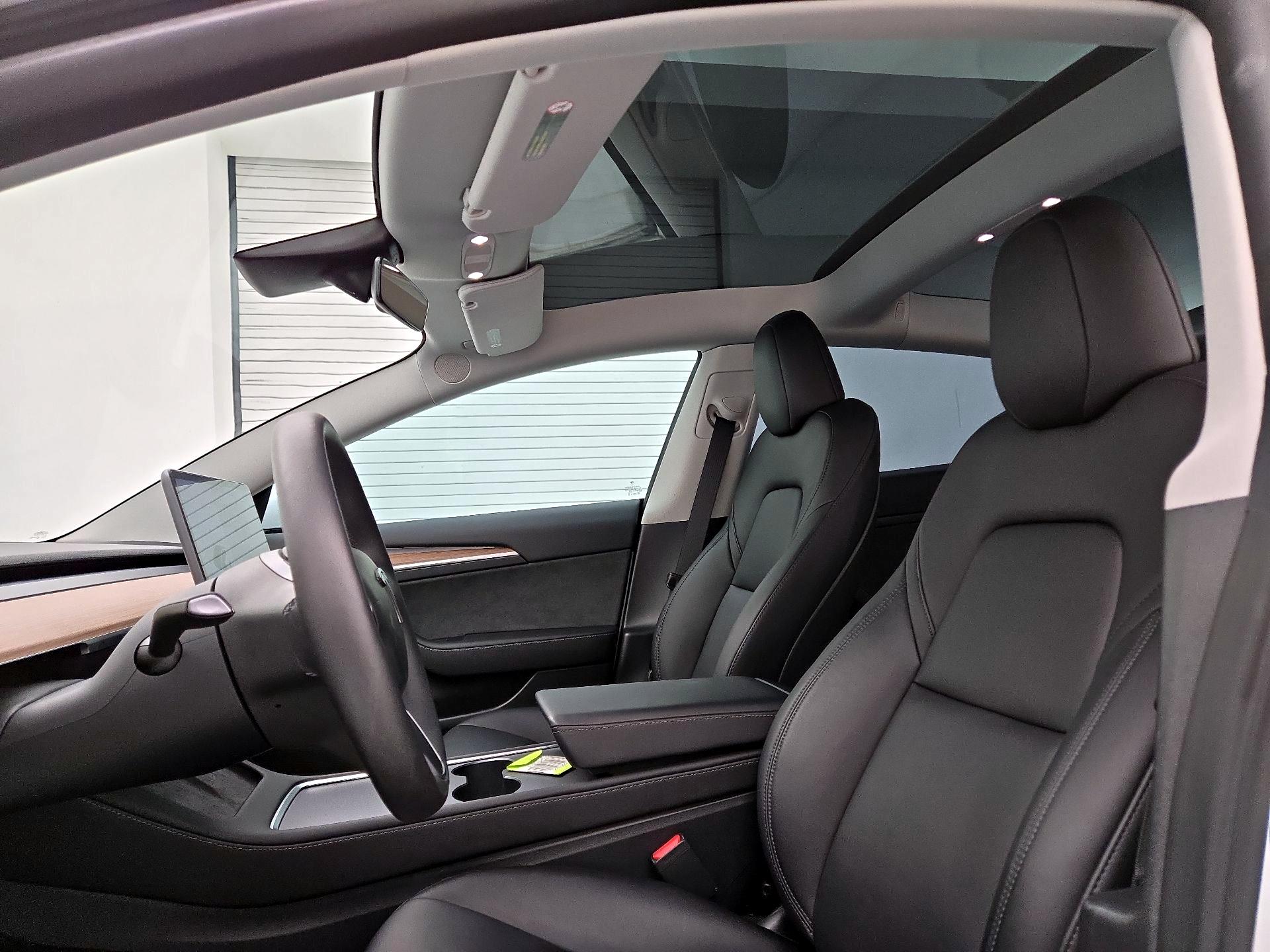 Thumbnail: 2023 Tesla Model 3 - 18